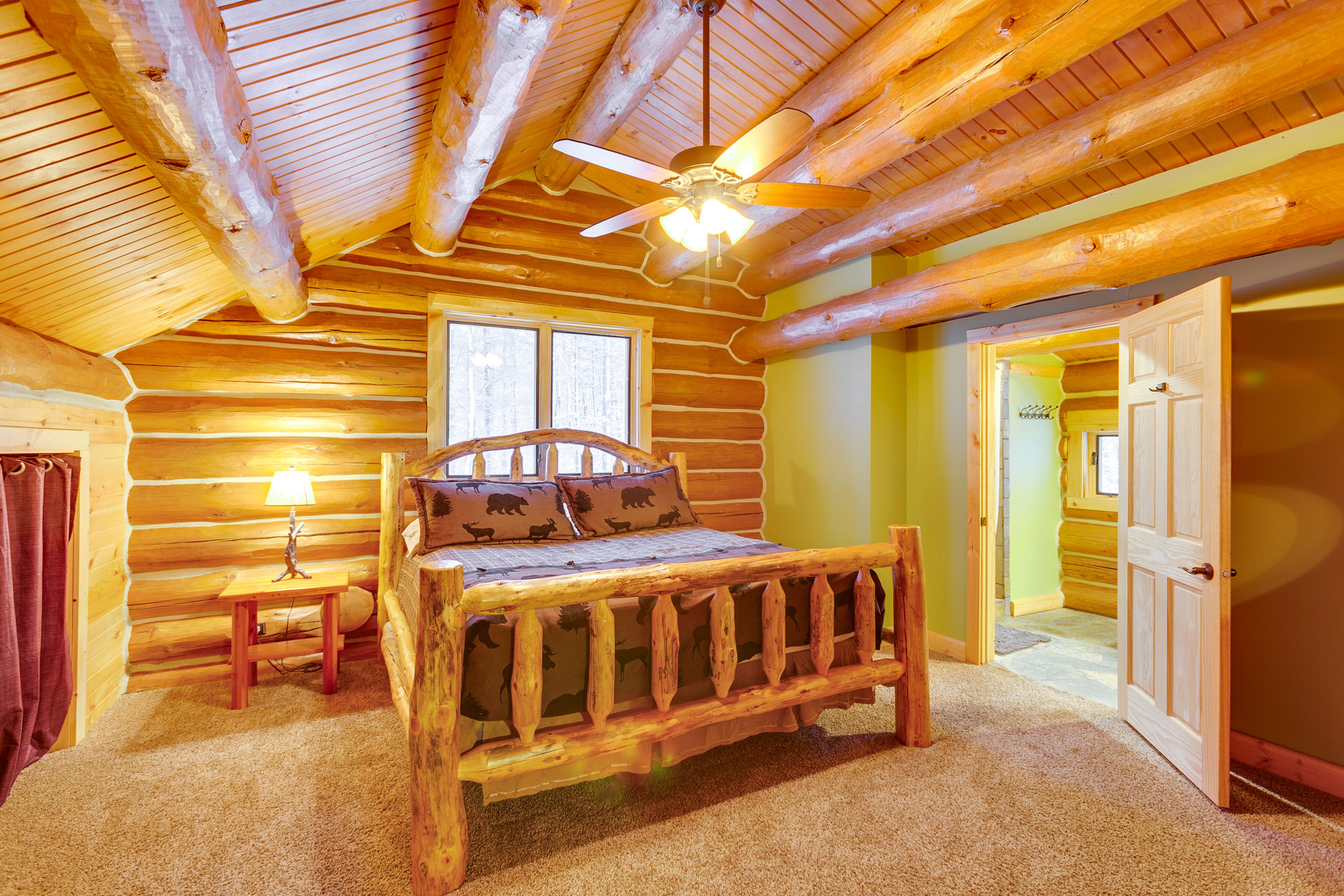 Bedroom 2 | 2nd Floor | Queen Bed