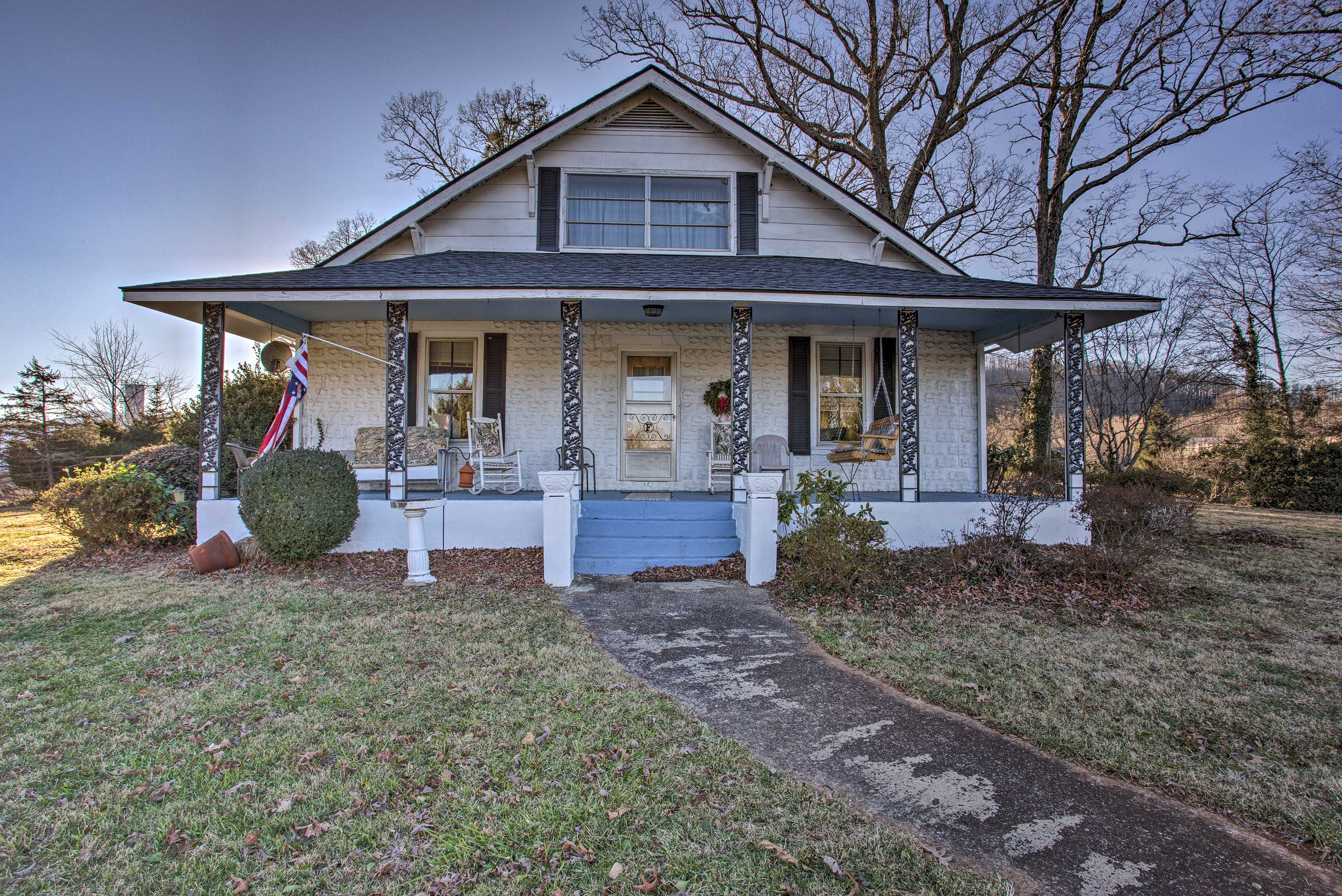 'Old Fullam Home' is just 11 miles from Asheville!