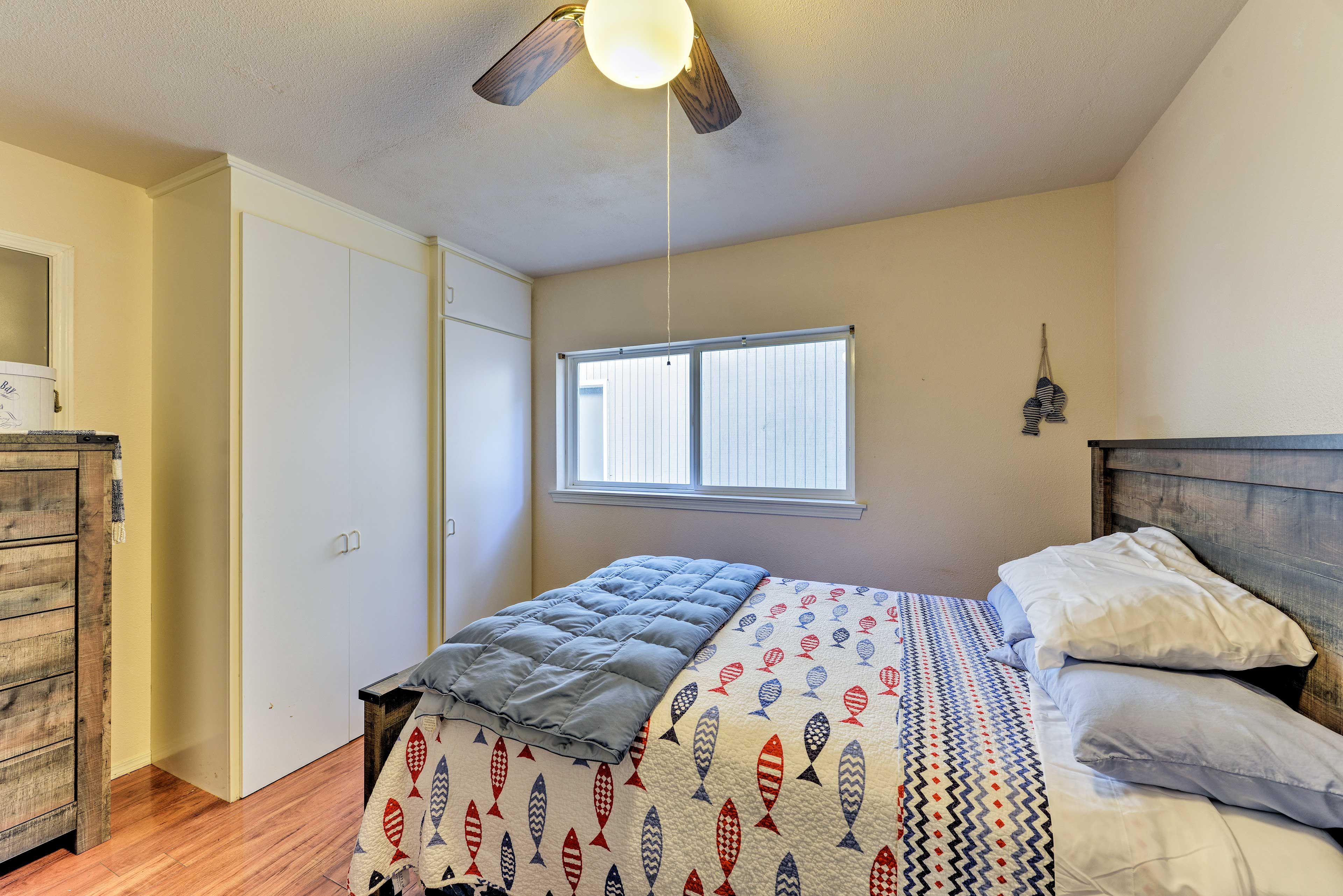 Bedroom 3 | Queen Bed