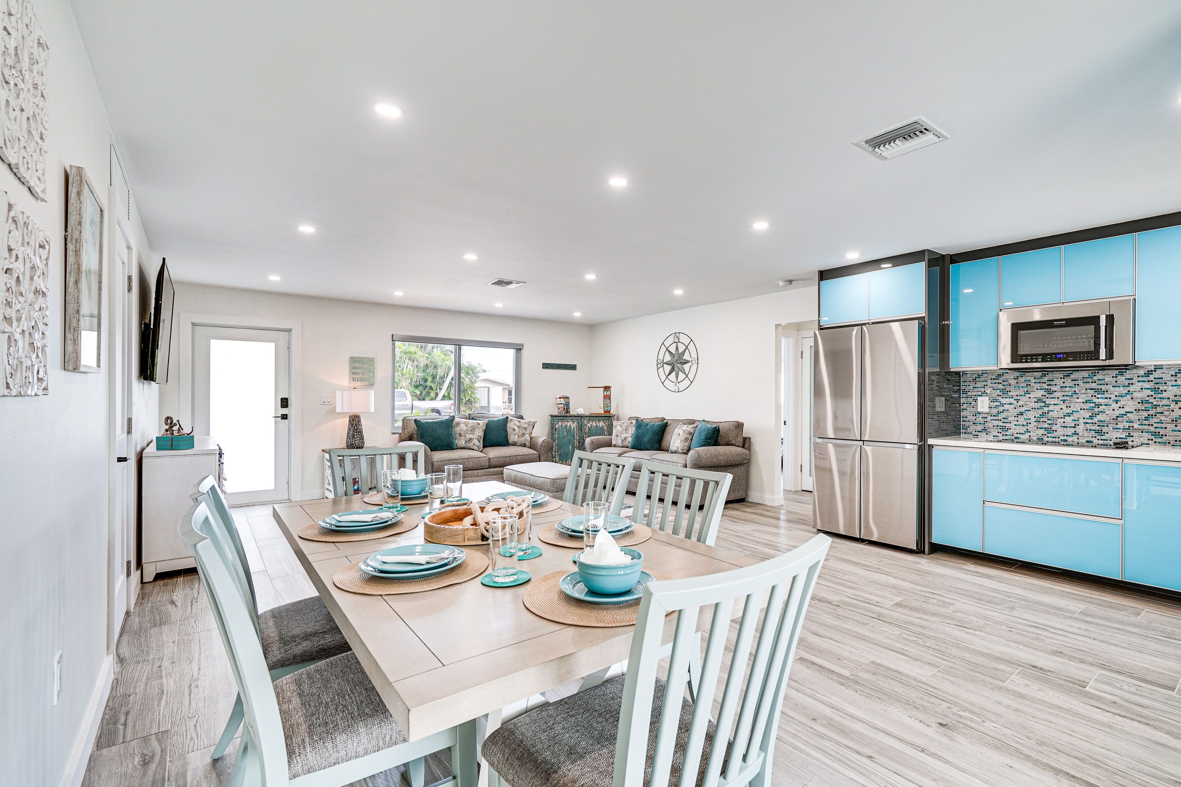 Dining Space | Dishware/Flatware