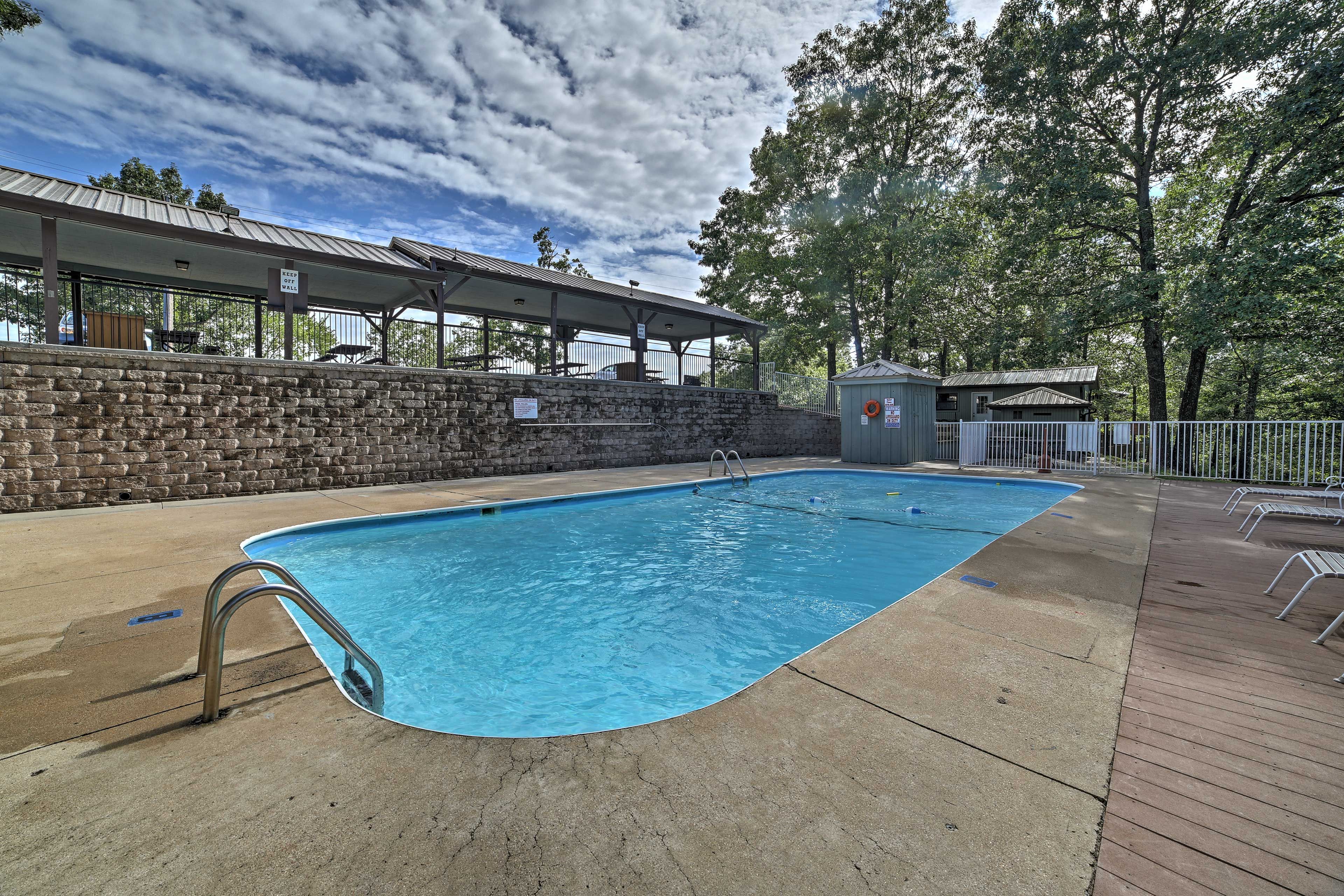 Community Amenities | 2 Outdoor Pools