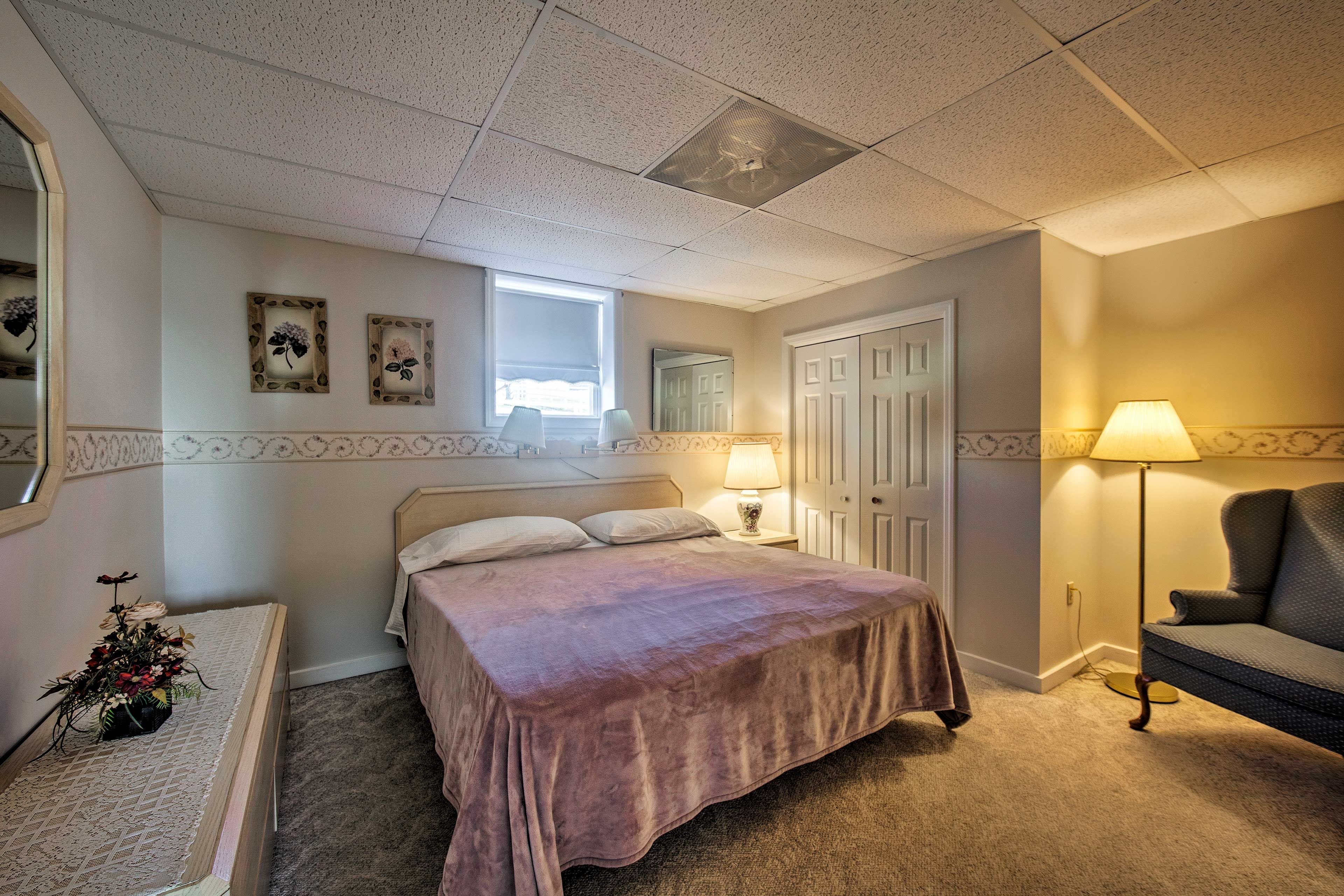Bedroom 1 | Queen Bed | Linens Provided