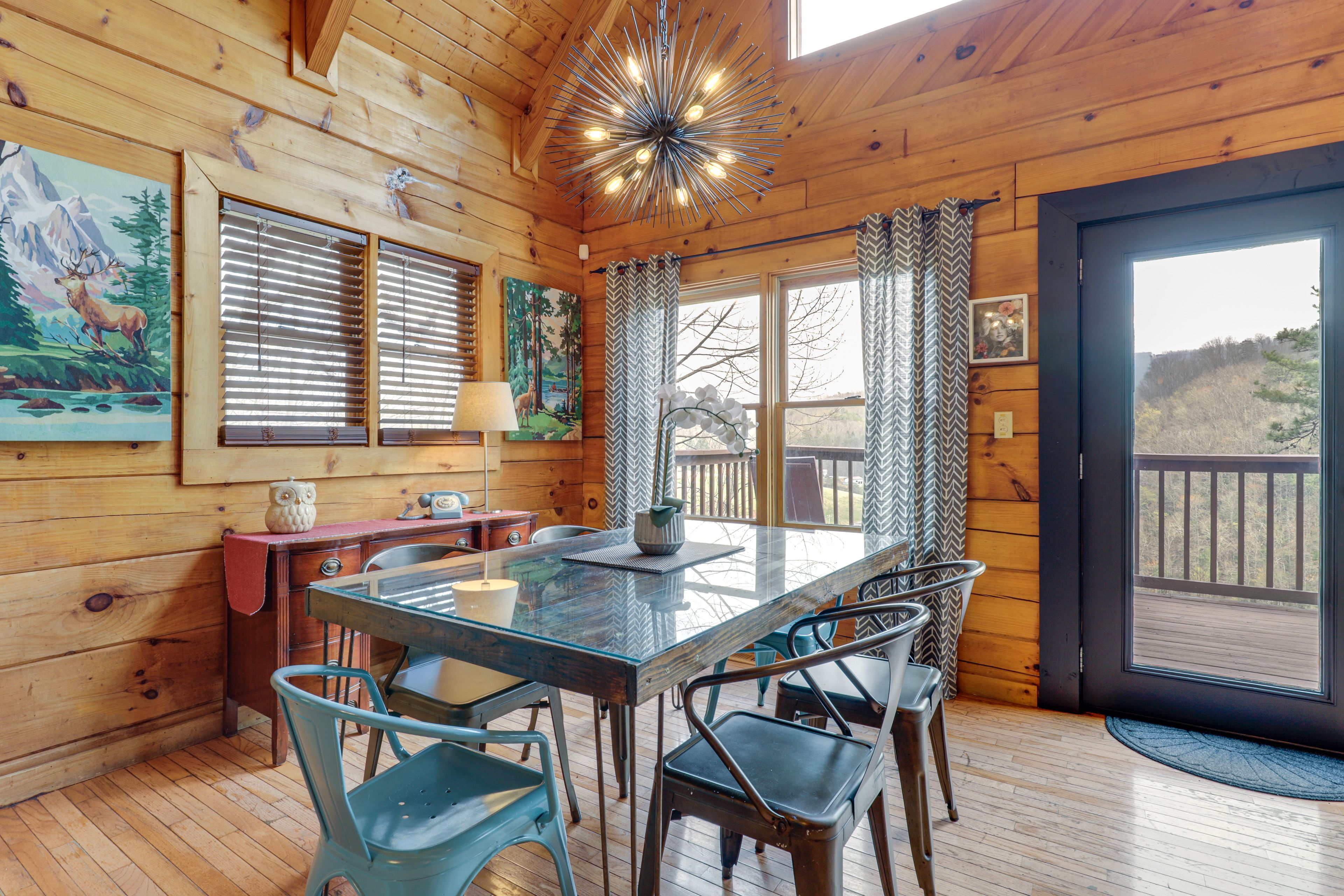 Dining Area | Main Level