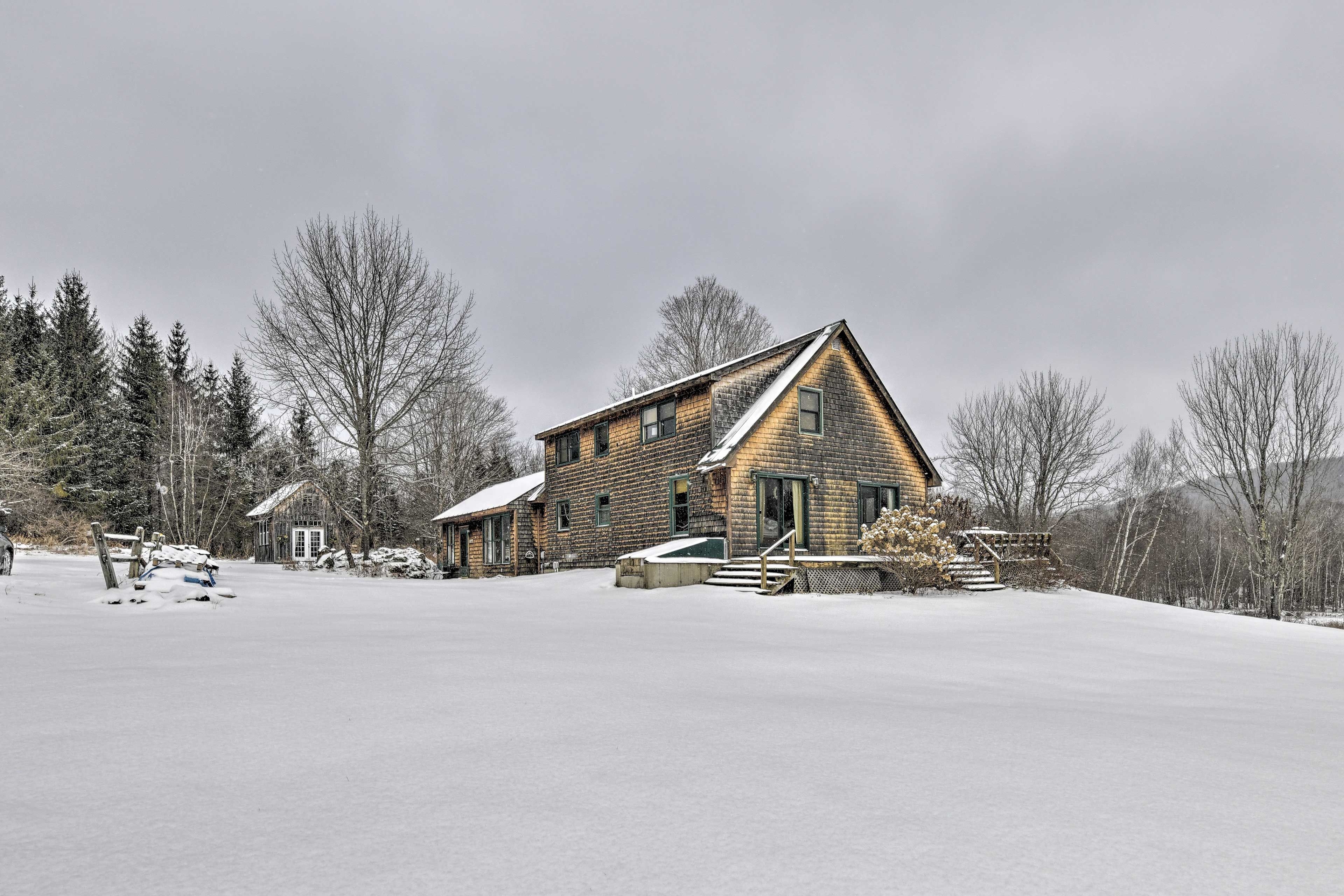 Spacious Yard | Private Deck | Scenic Views