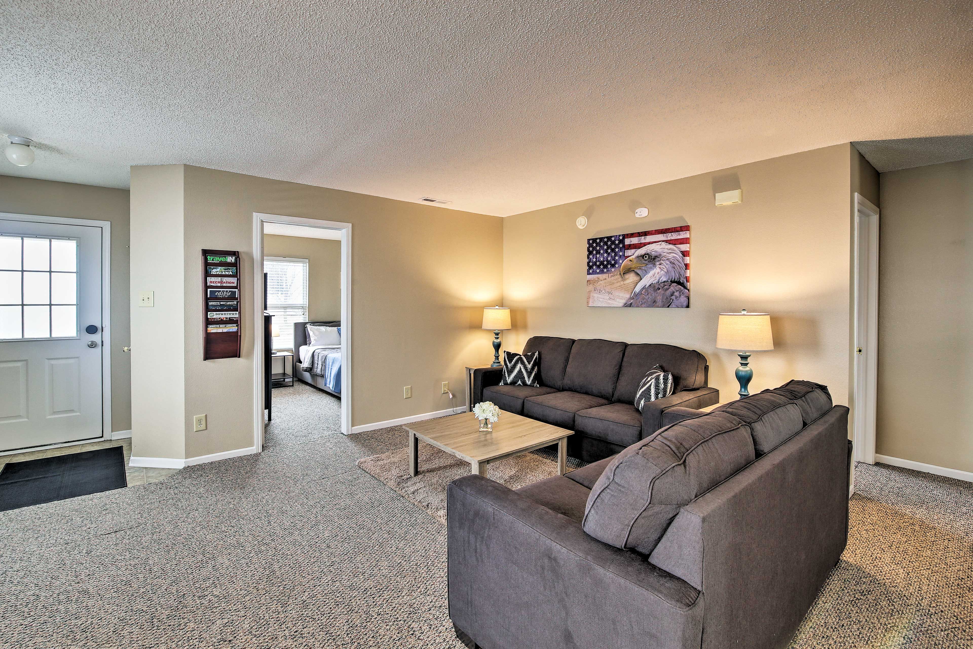 Living Room | 2 Sleeper Sofas | Free WiFi