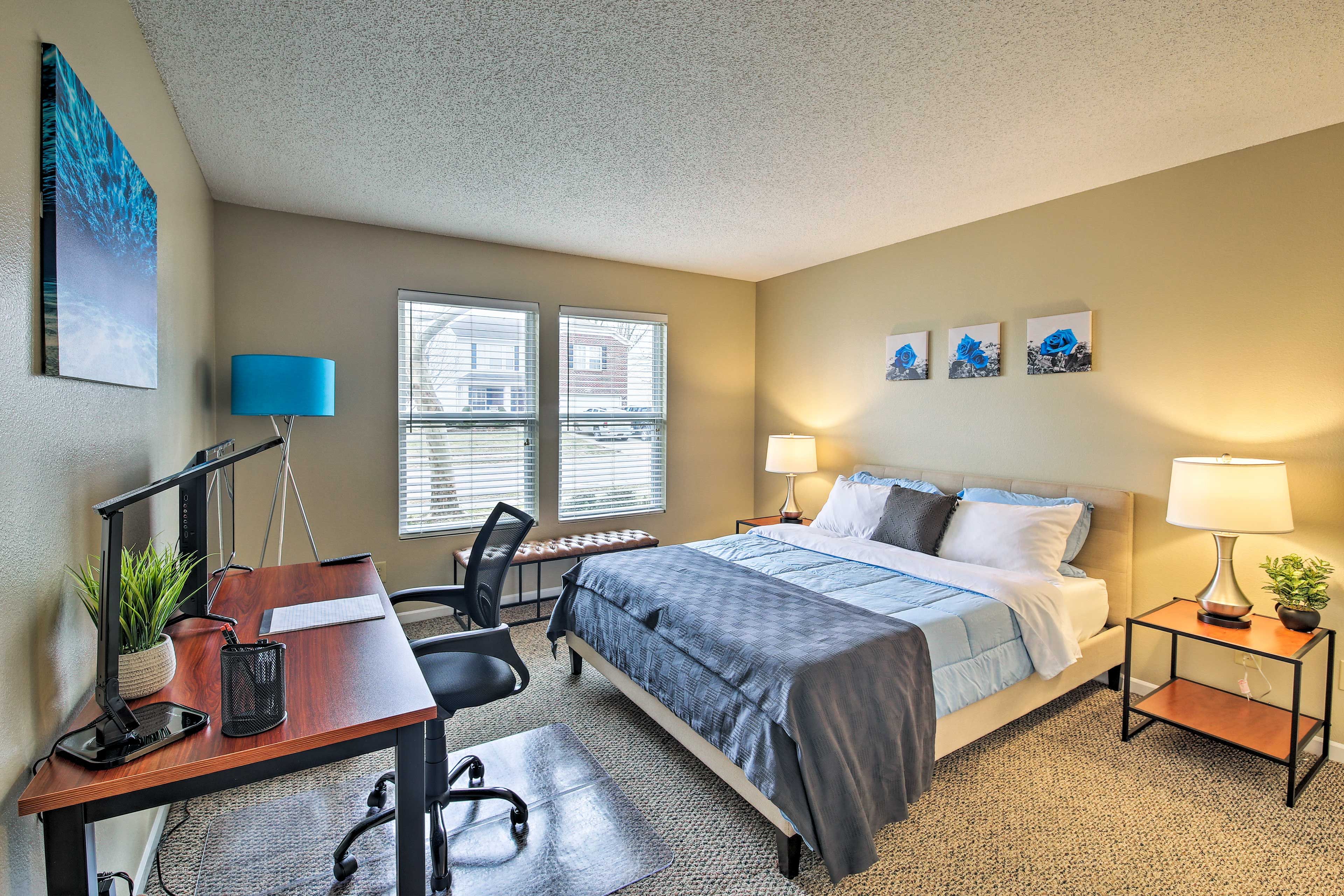 Bedroom 1 | Queen Bed