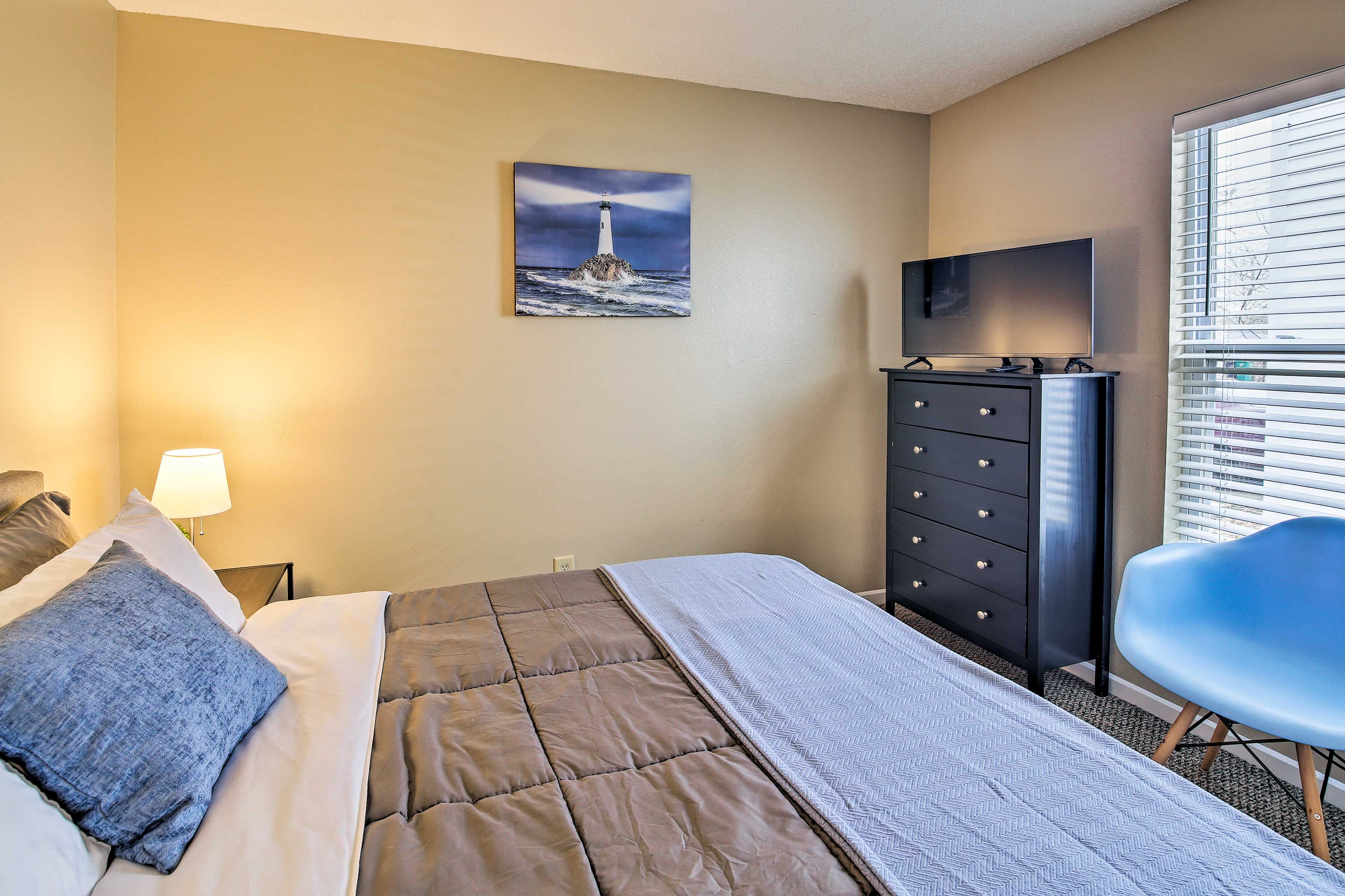 Bedroom 3 | Queen Bed