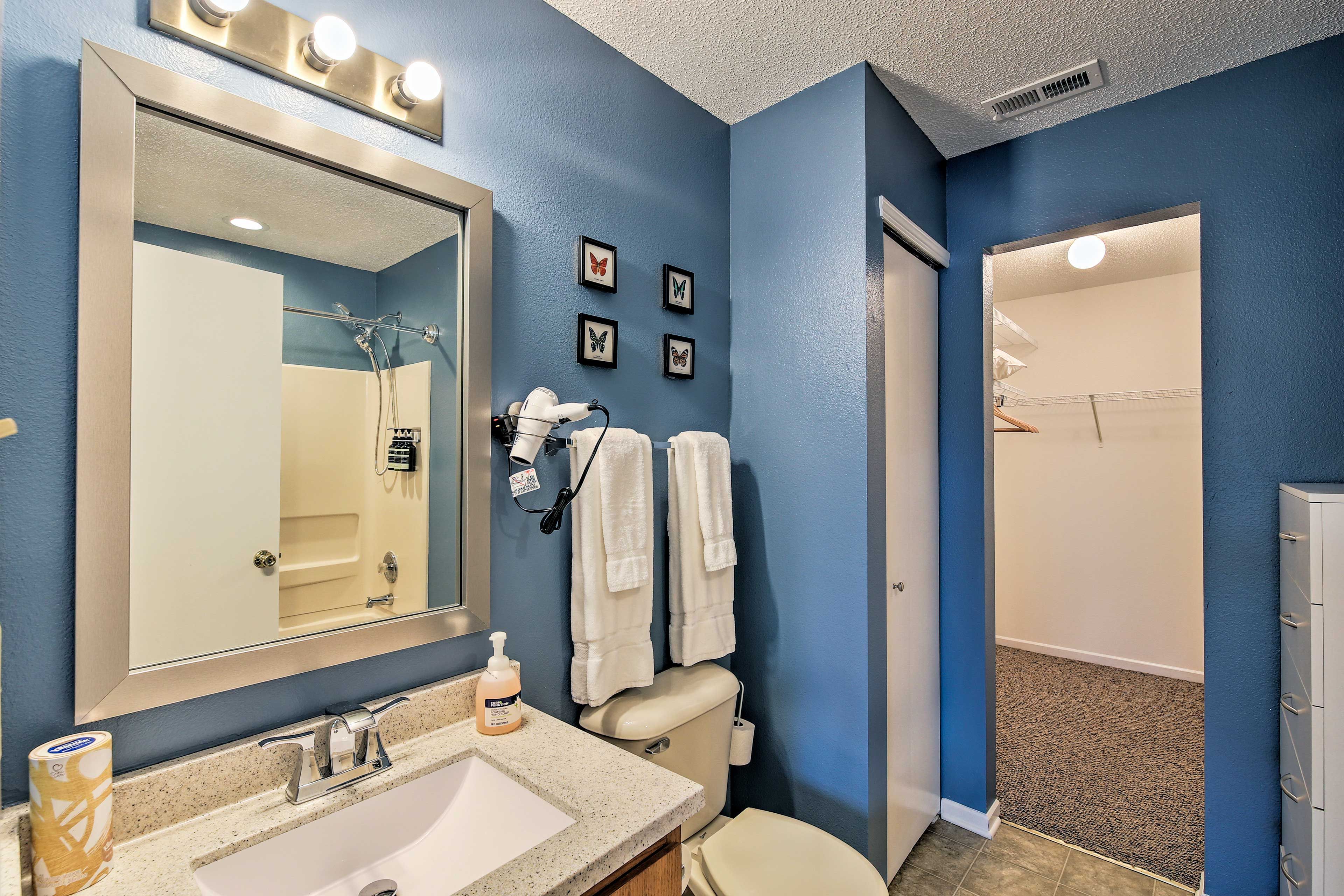 En-Suite Bathroom | Linens/Towels