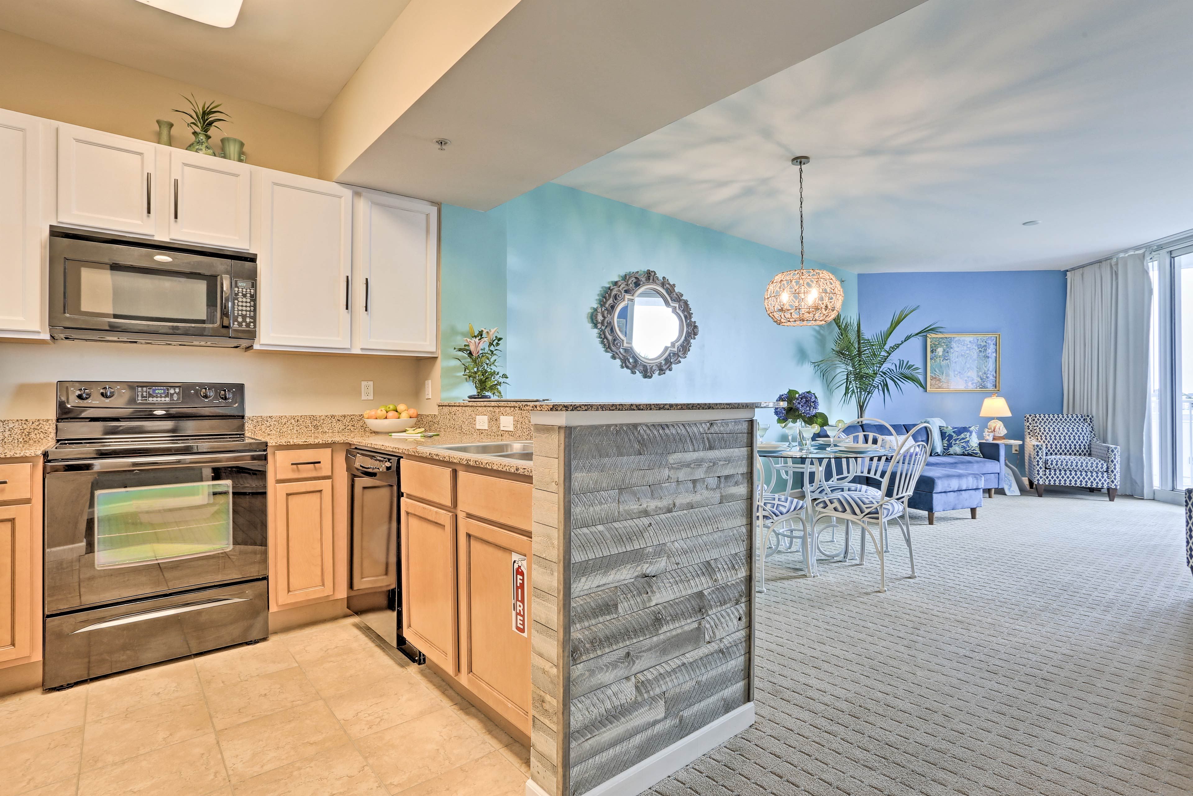 Natural light pours in from the patio and highlights the cozy space!