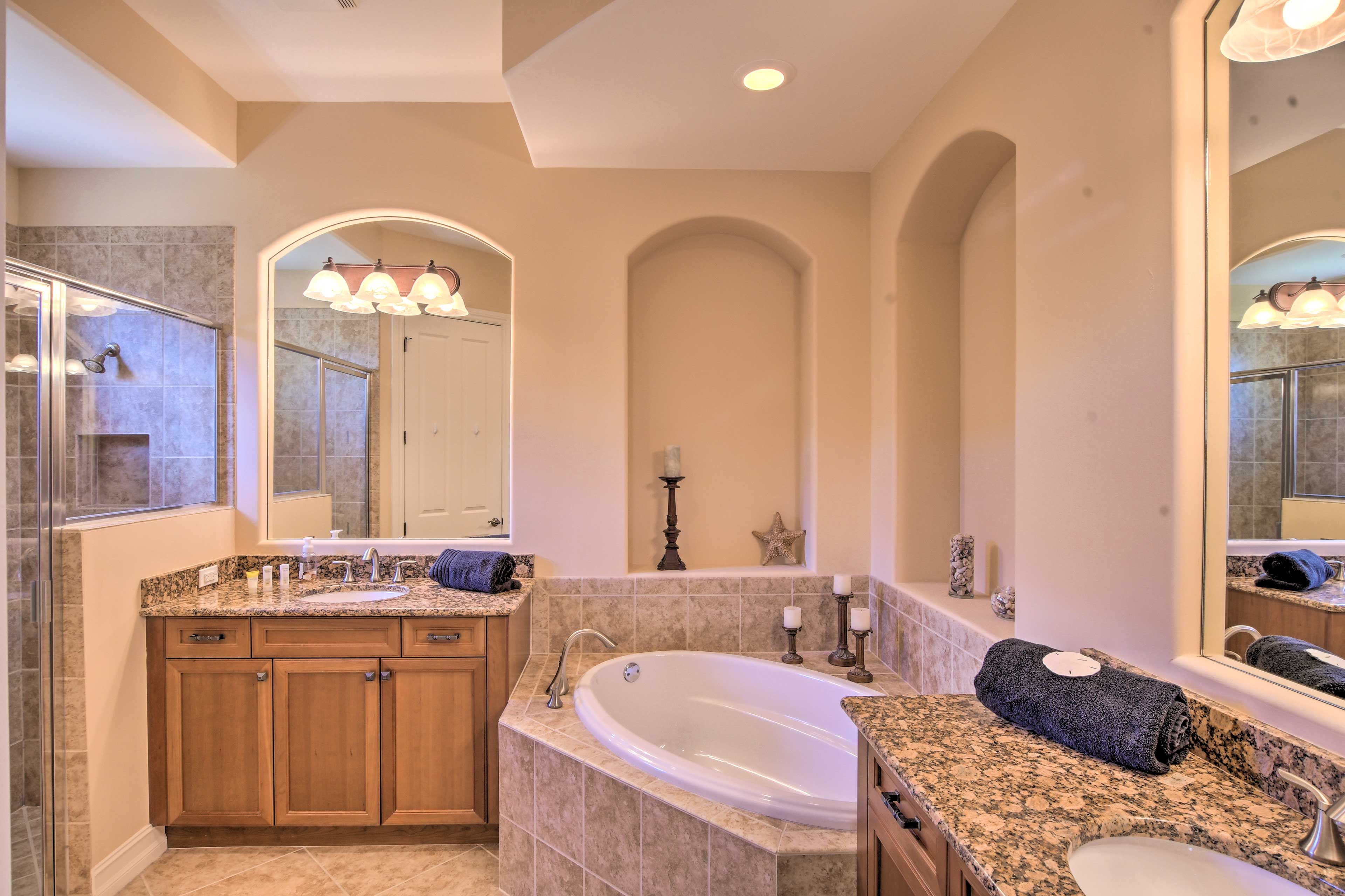 En-Suite Bathroom | Towels Provided