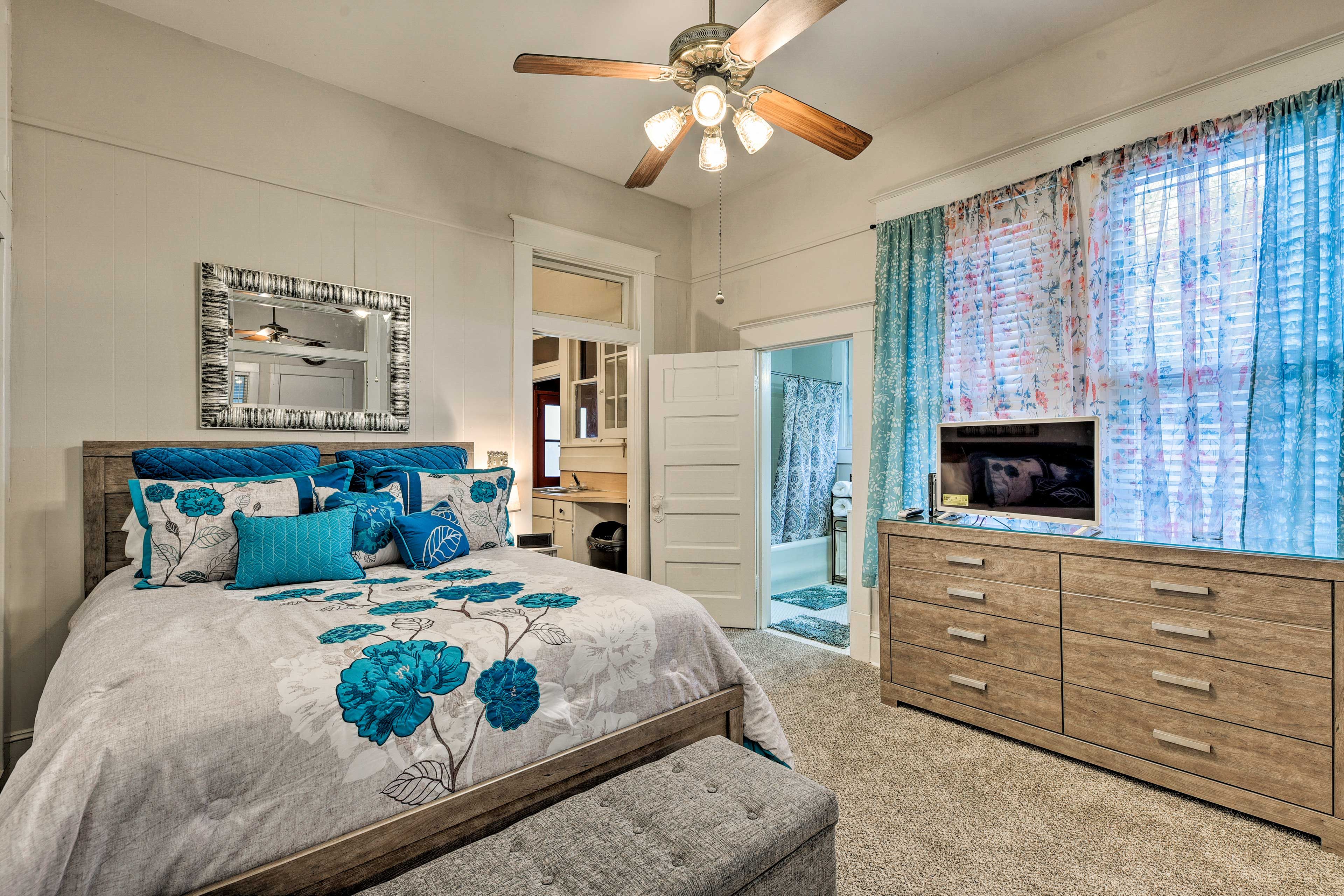 Bedroom | Linens Included