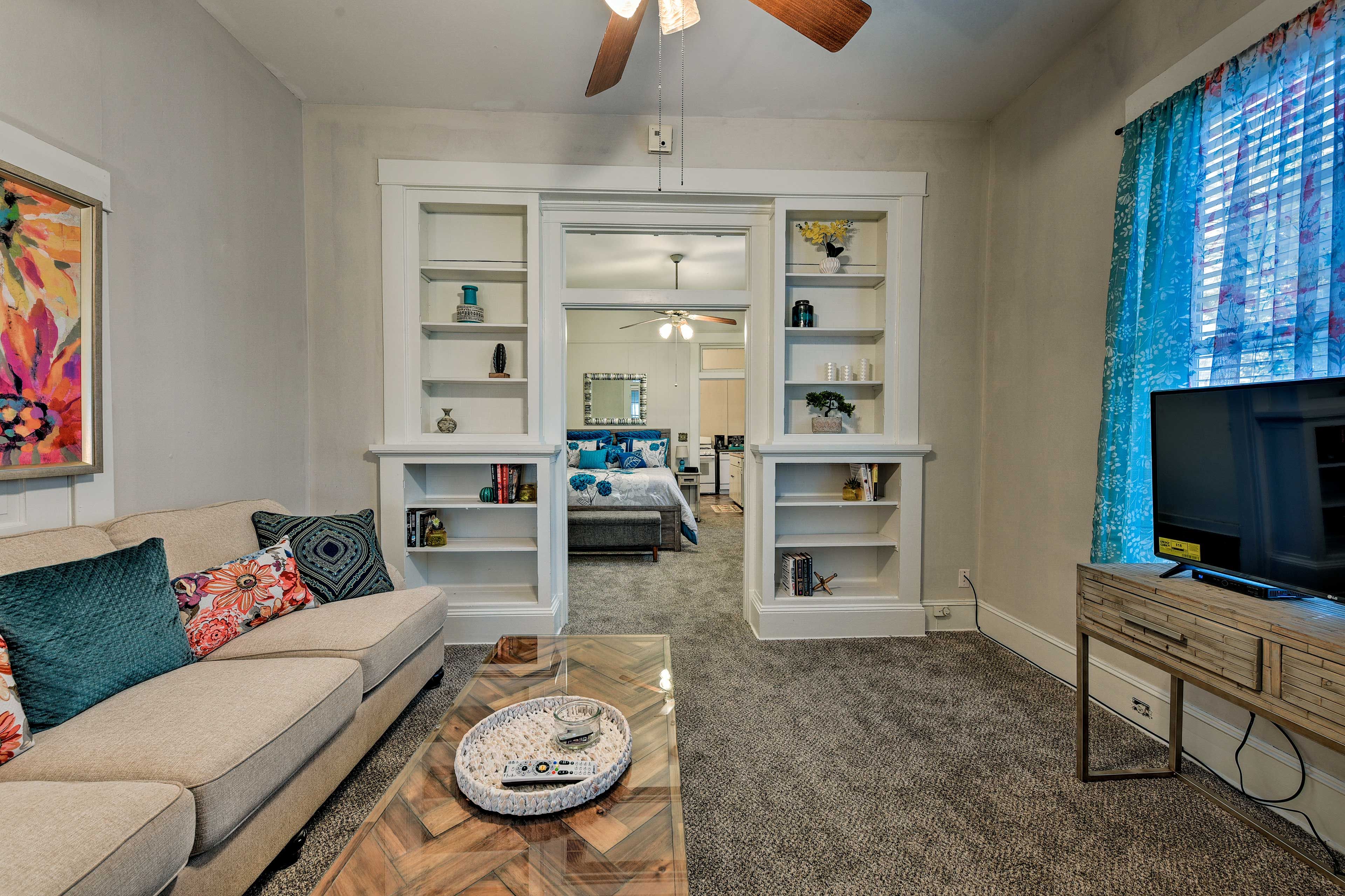 Living Room | Cable TV