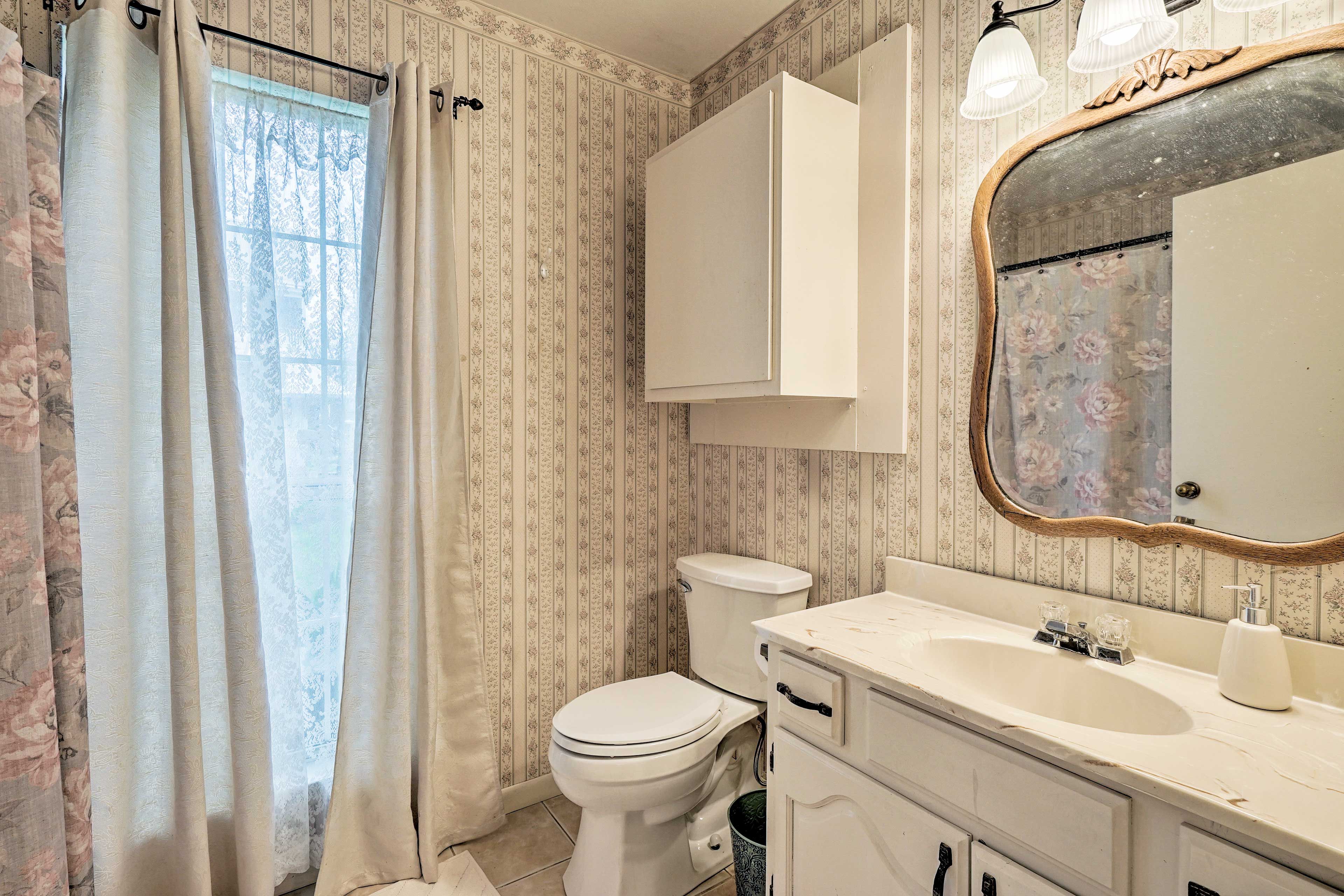 Full Bathroom