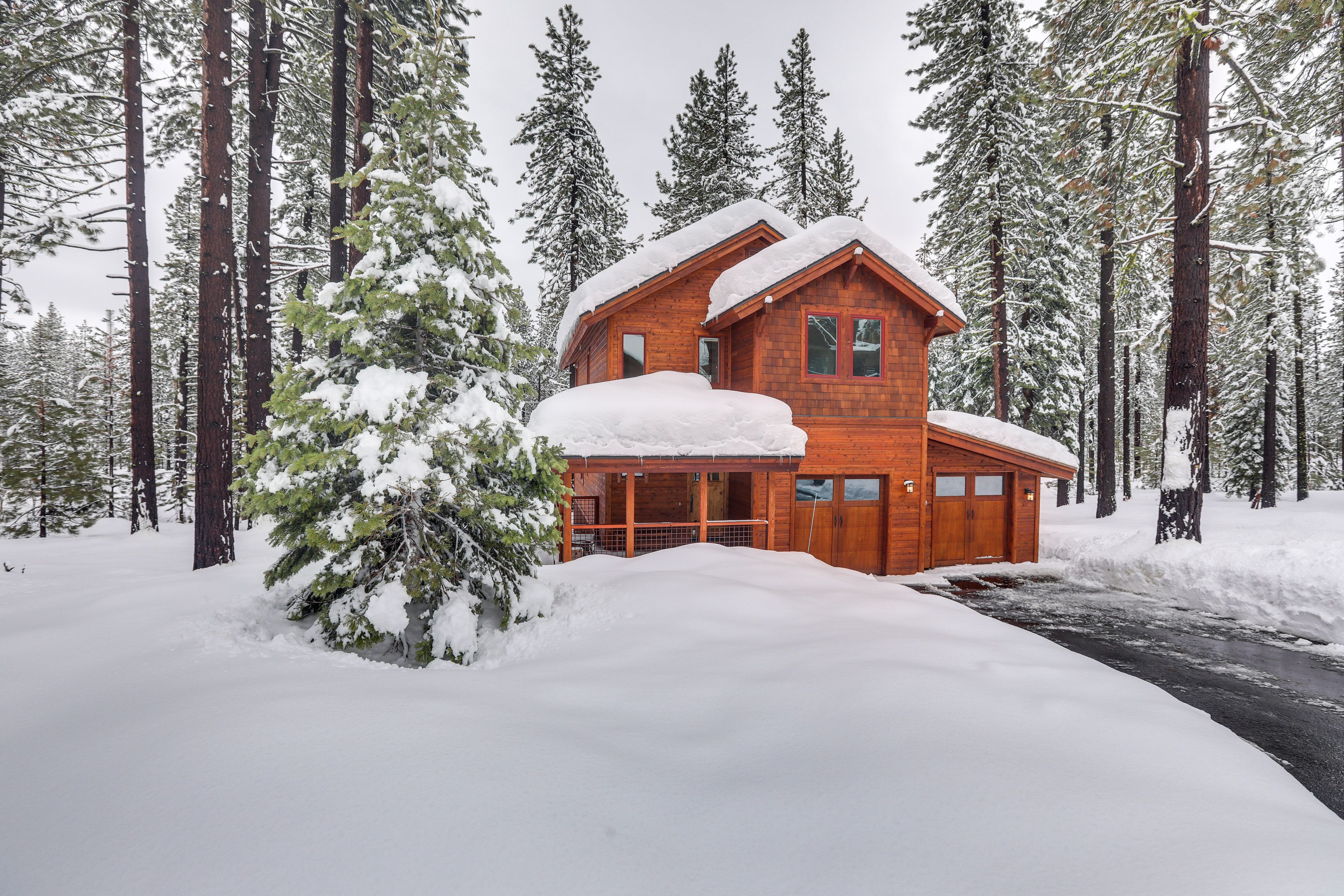 Truckee Vacation Rental | 3BR | 2.5BA | 1,536 Sq Ft | Stairs to Access