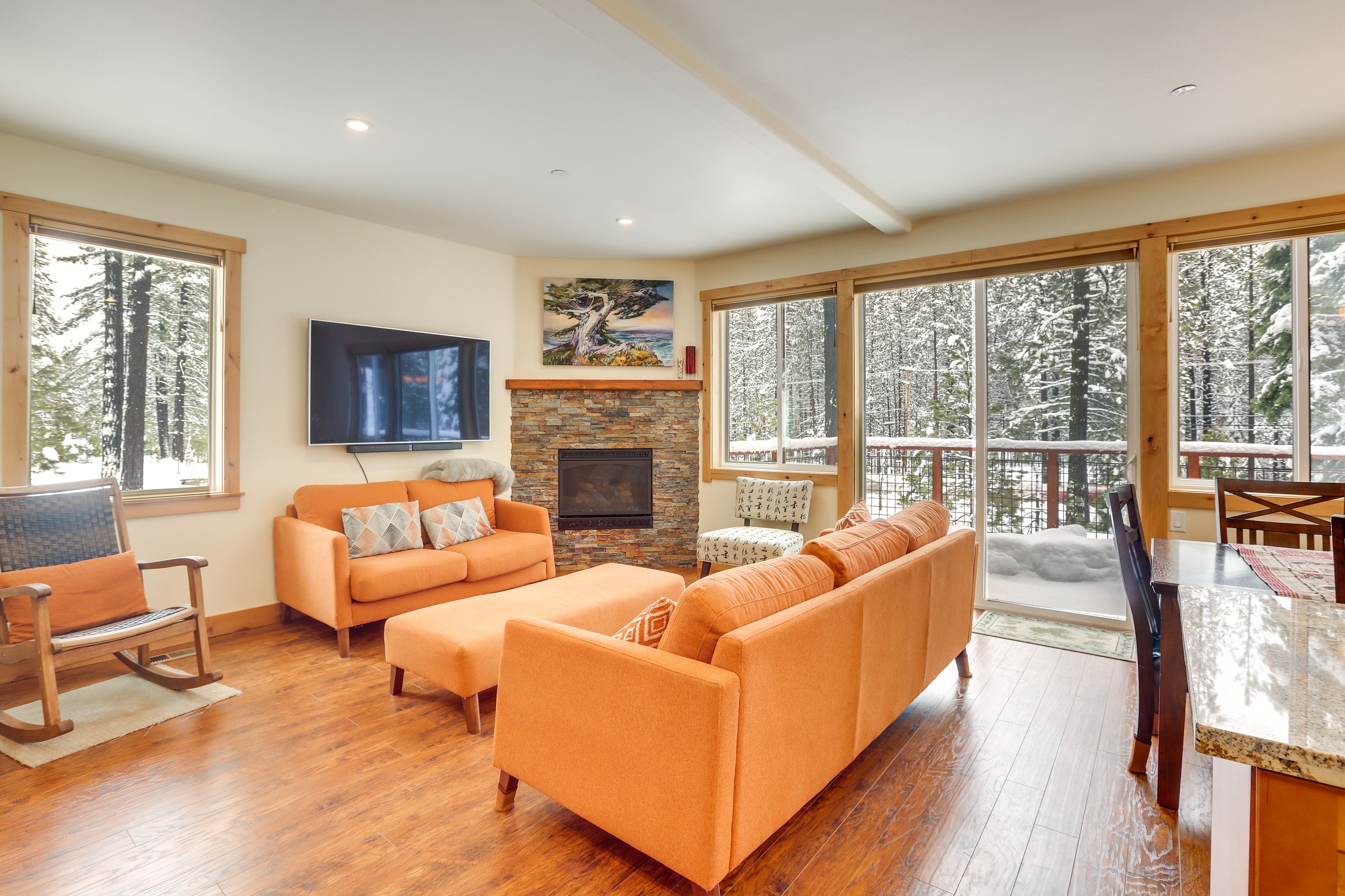 Living Room | Smart TV | Central A/C & Heating