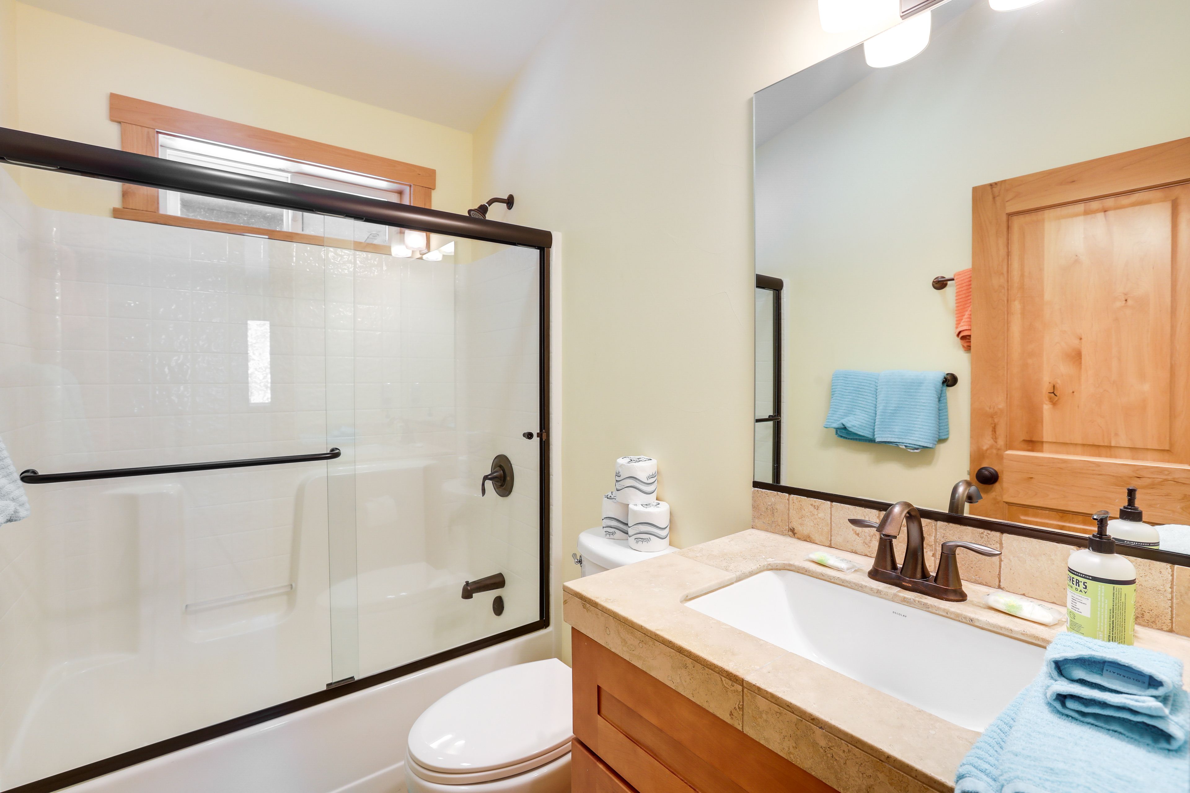 Full Bathroom