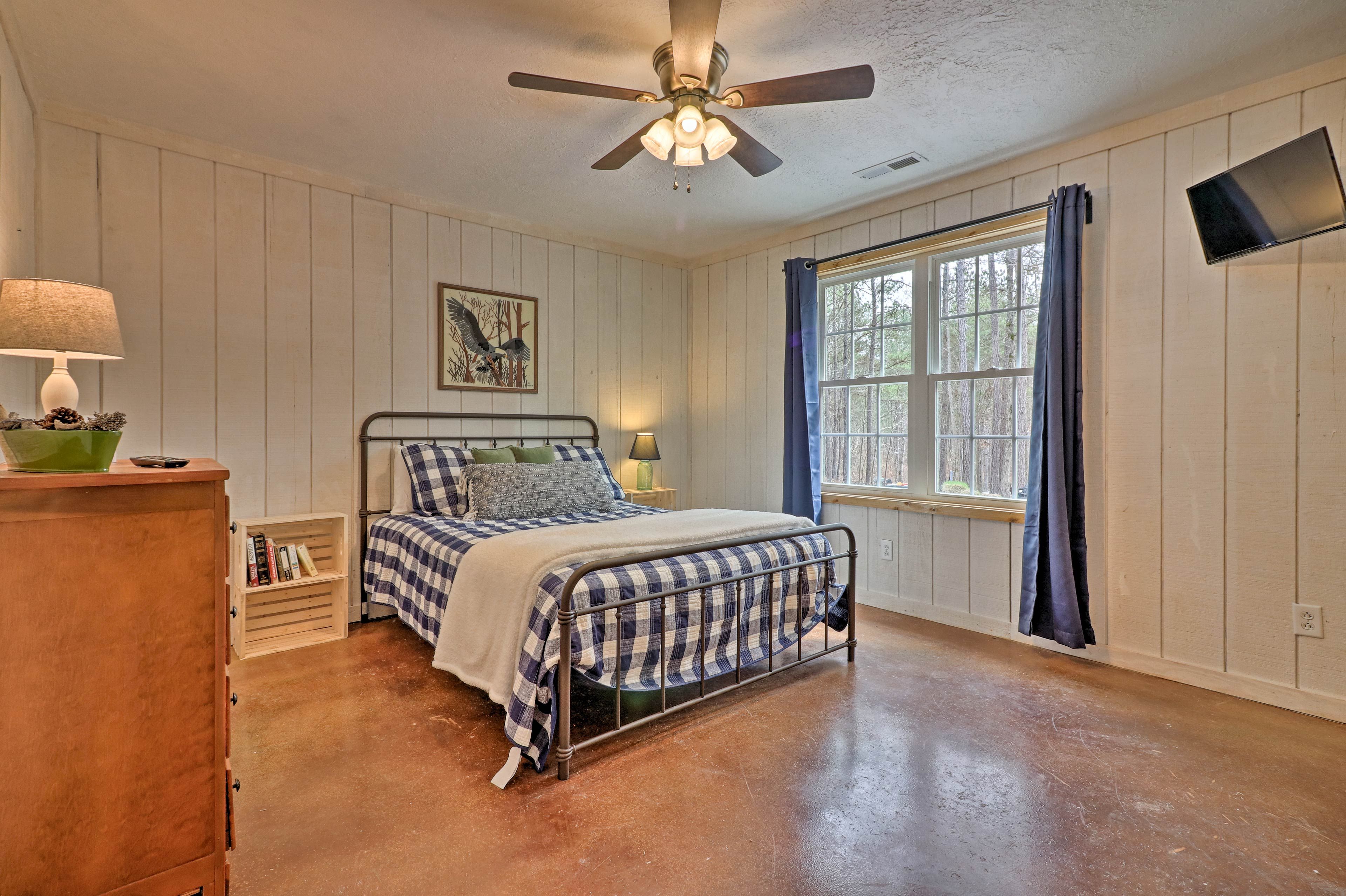 Bedroom 2 | Queen Bed