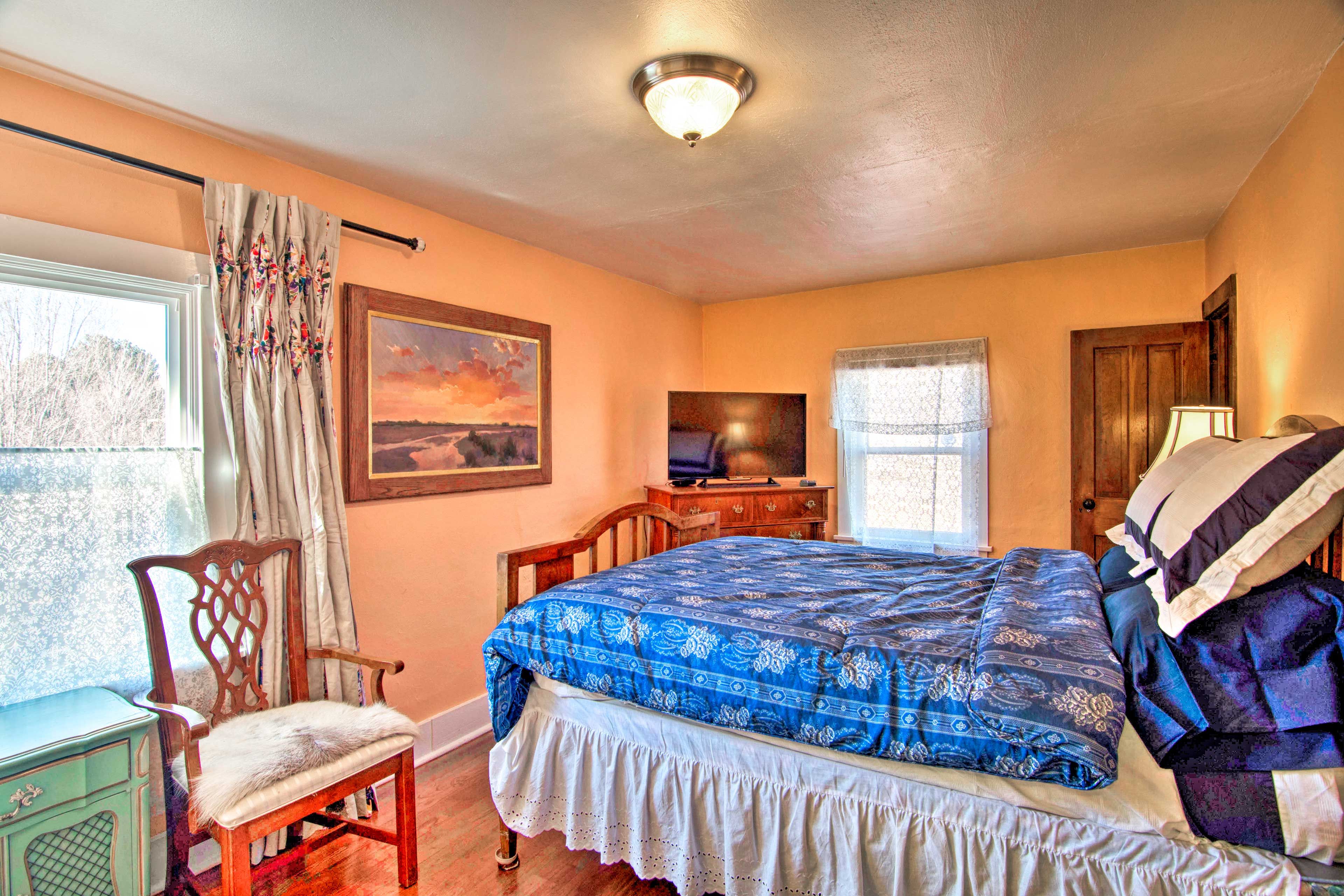 Let the flat-screen cable TV help you drift to sleep!