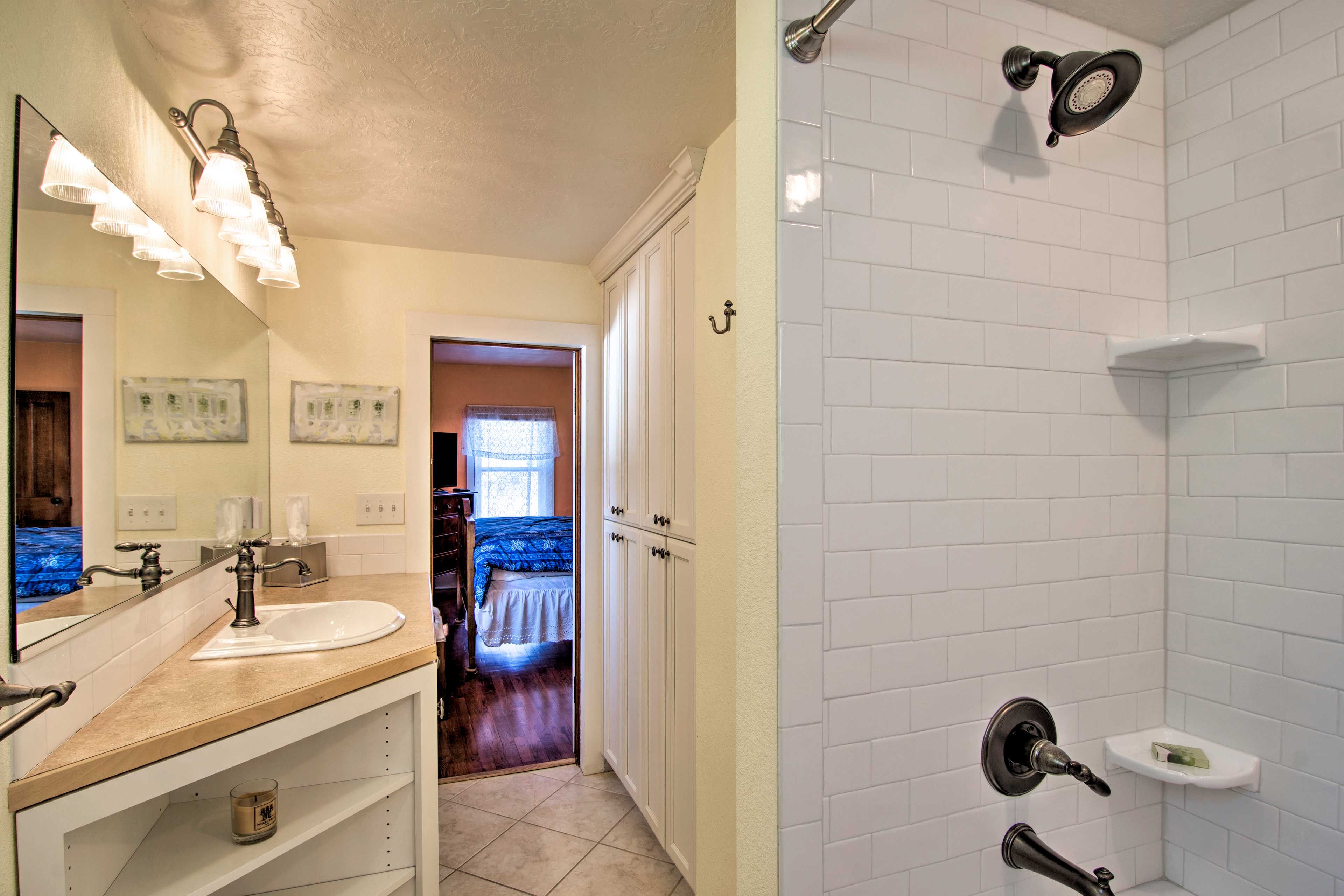 Rinse of in the tiled walk-in shower!