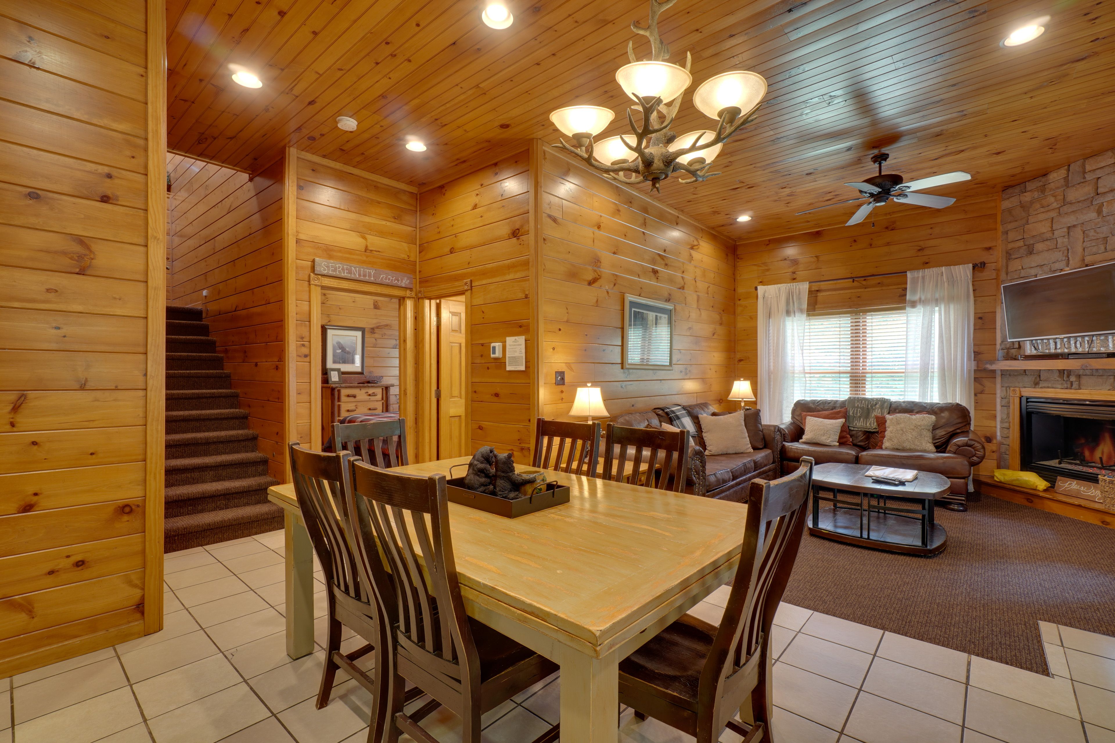 Dining Area | Dishes & Flatware Provided