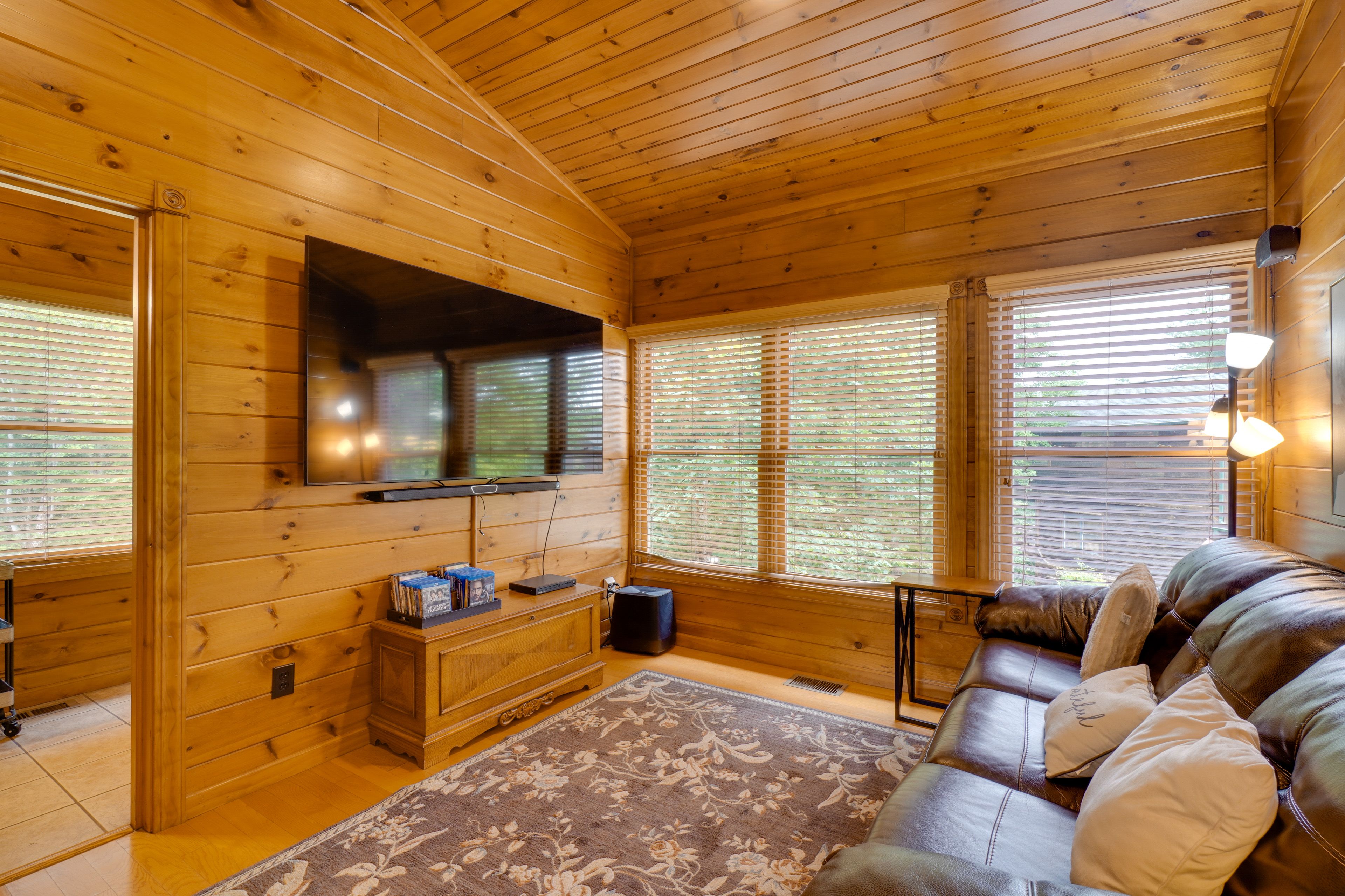 Movie Room | Sleeper Sofa