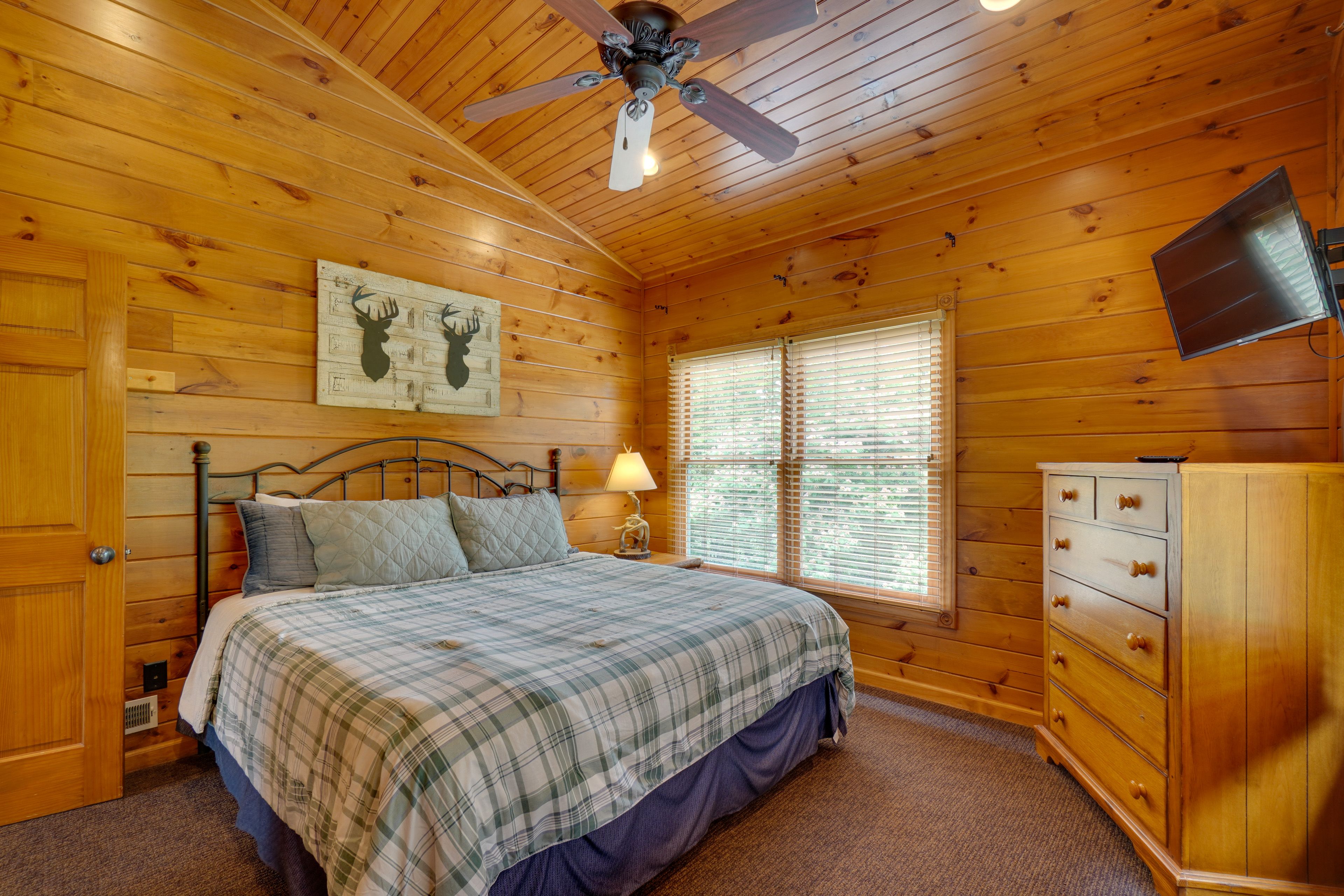 Bedroom 2 | King Bed