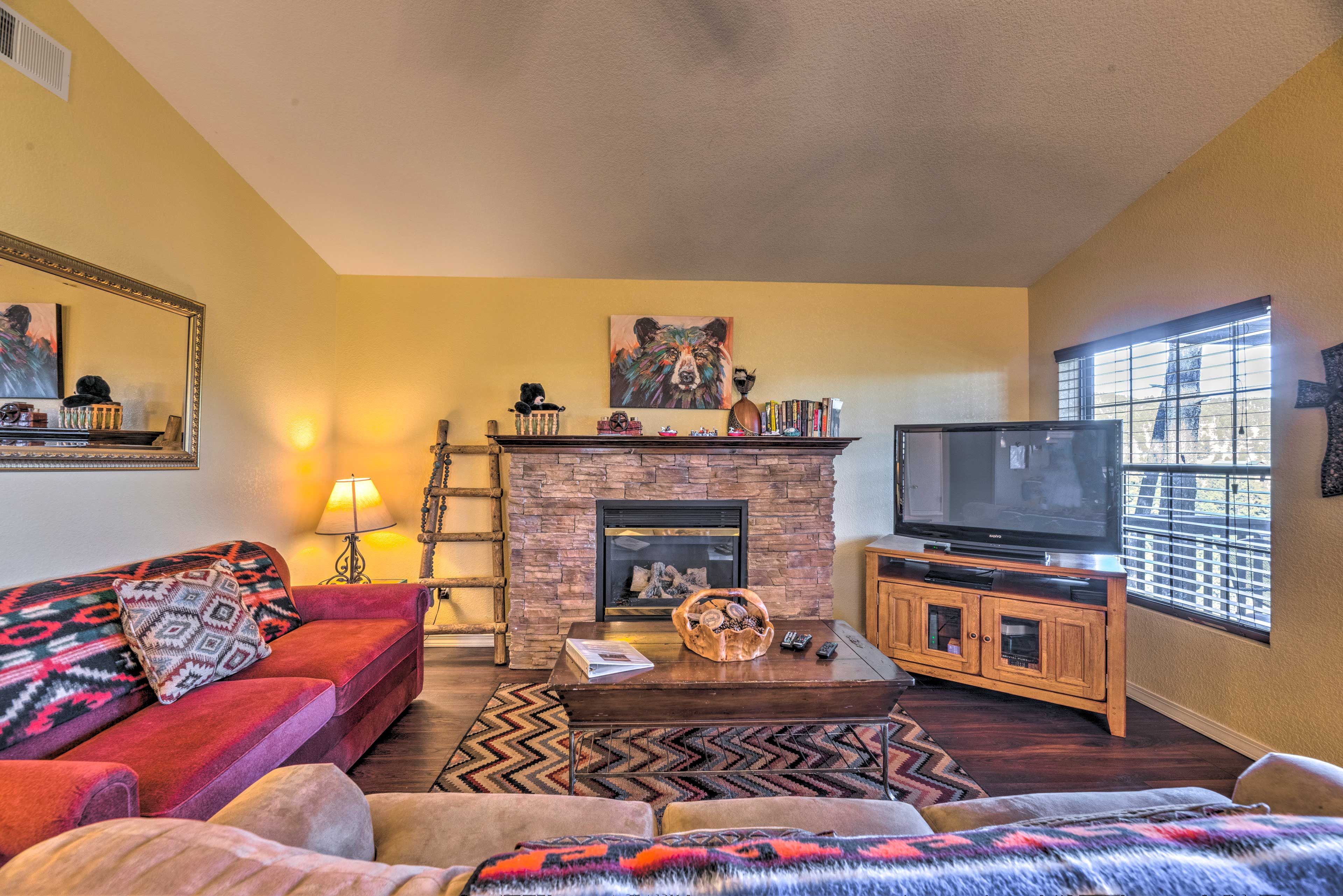 Living Room | Gas Fireplace | ROKU TV