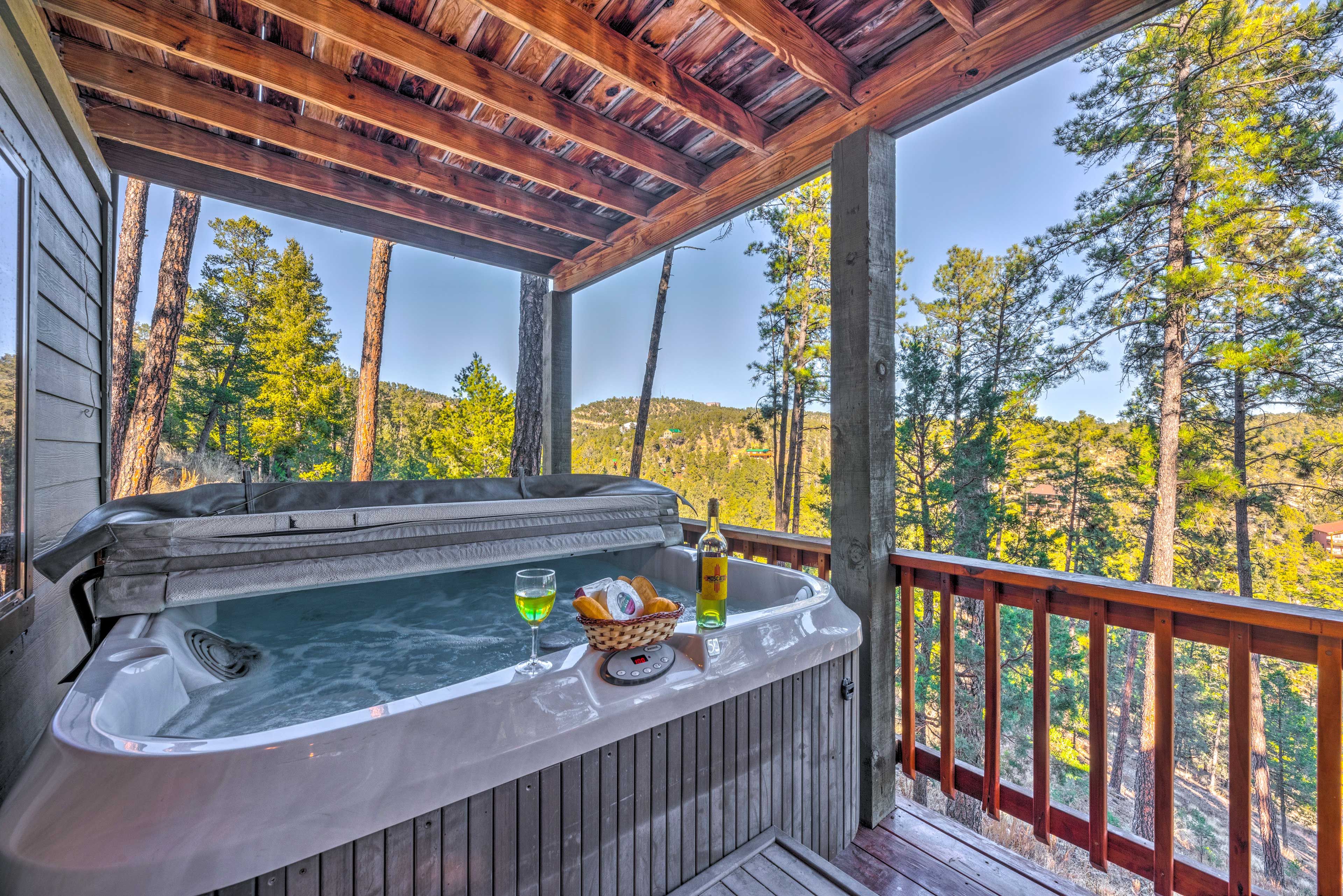 Ruidoso Vacation Rental Cabin | 1BR | 1BA | 750 Sq Ft | Stairs Required