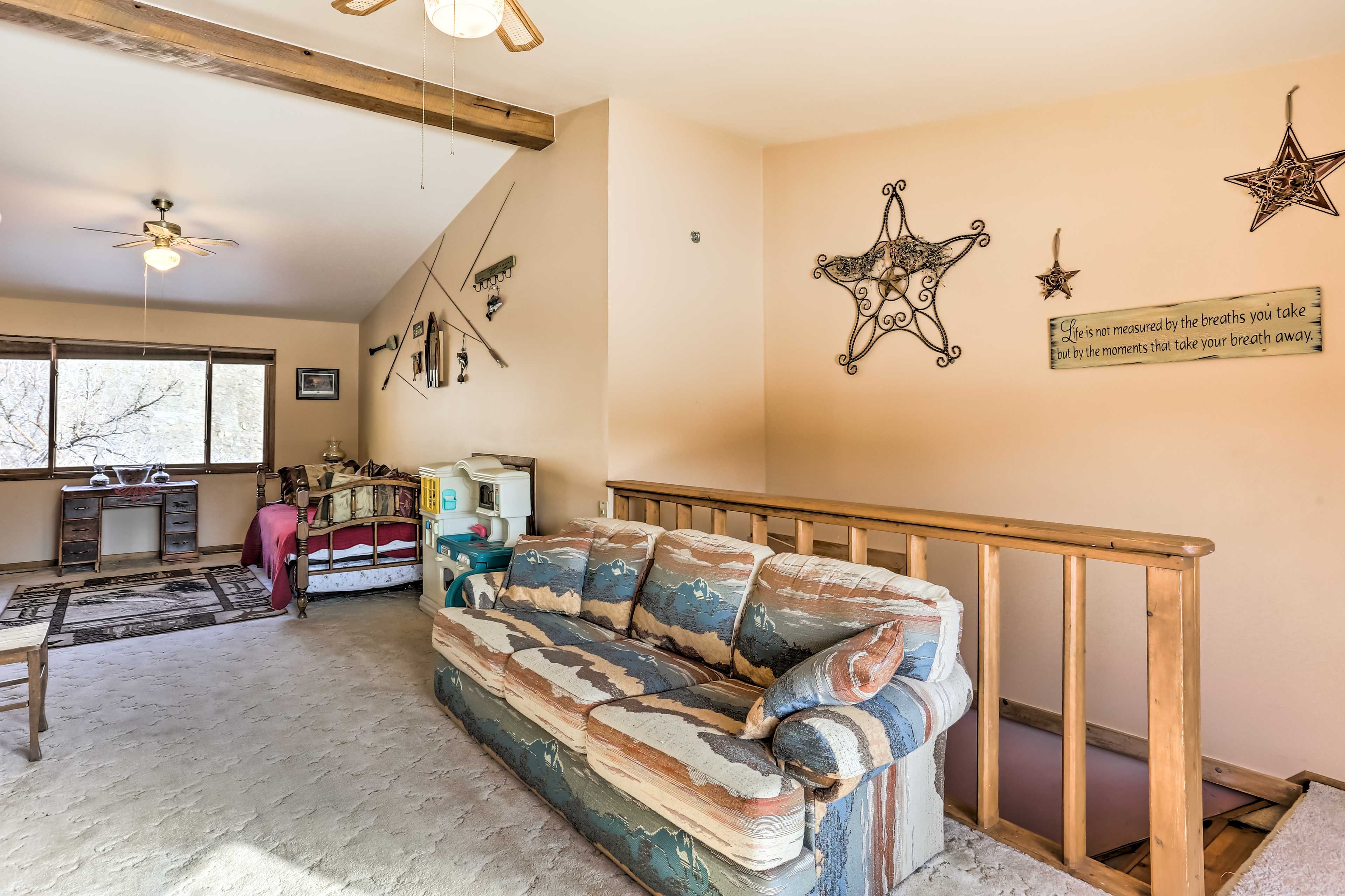 Upstairs Loft Area | Twin Daybed w/ Twin Trundle