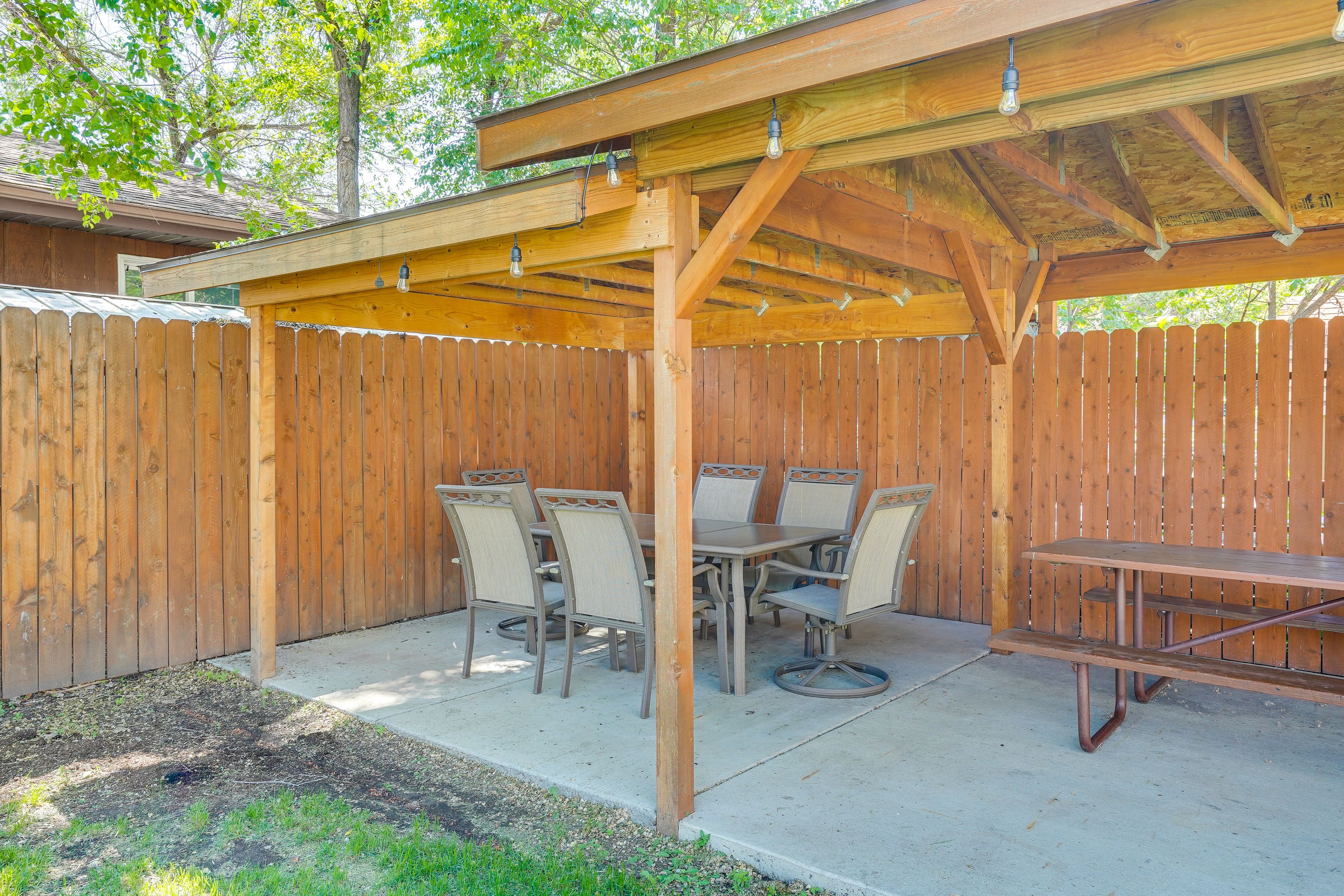 Shared Amenities | 2 Gas Grills