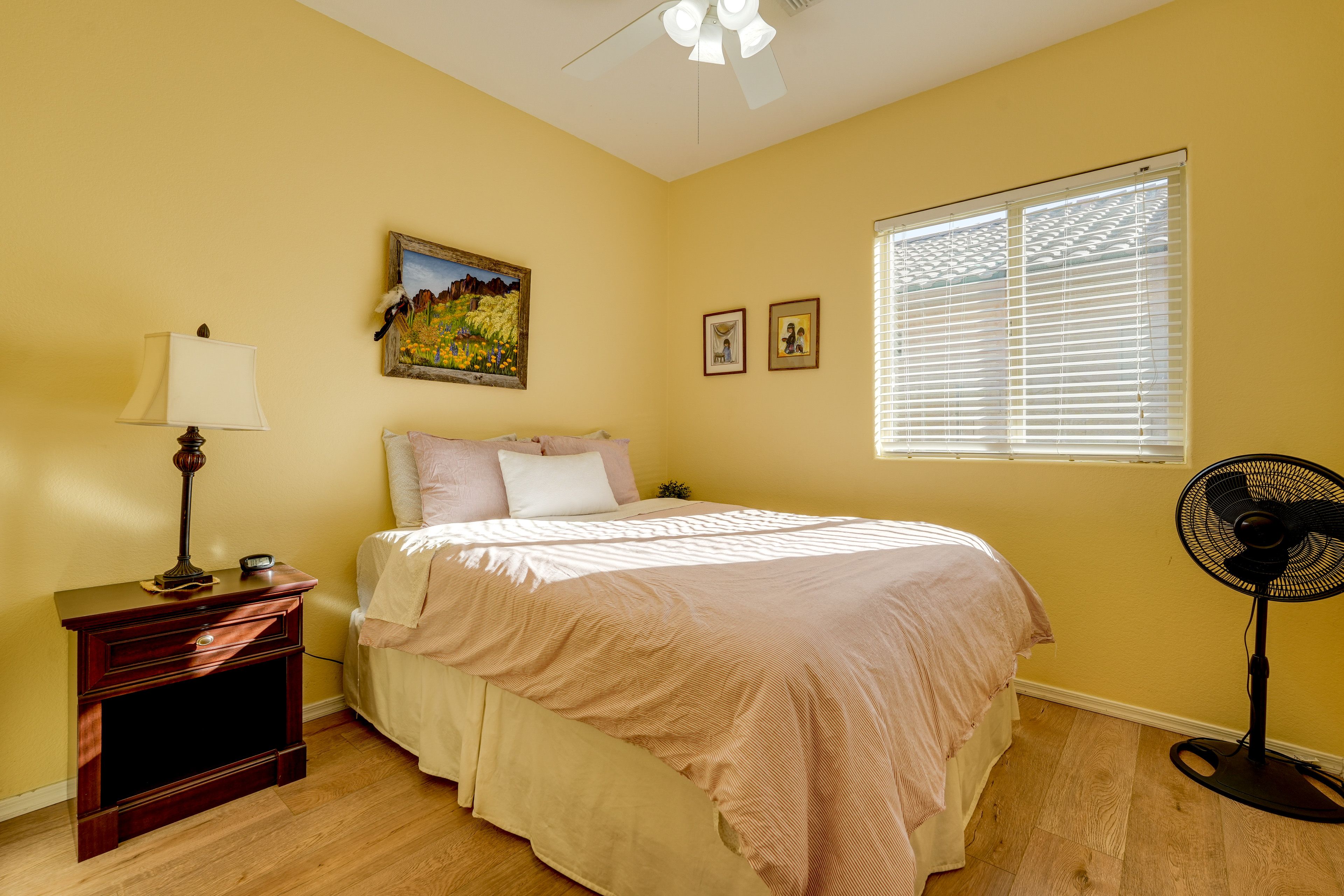 Bedroom 2 | Queen Bed