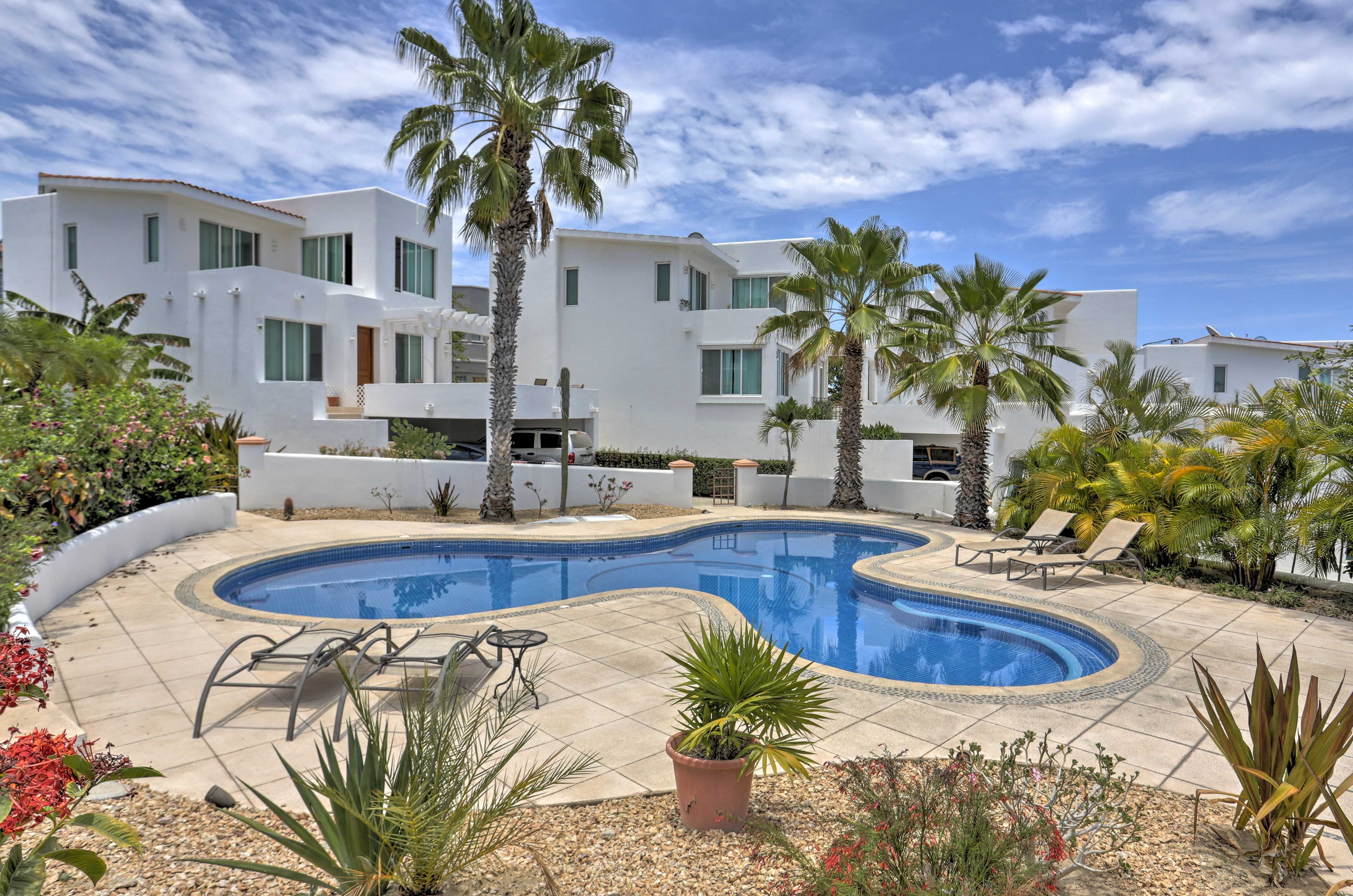 Enjoy access to community amenities including 3 pools!