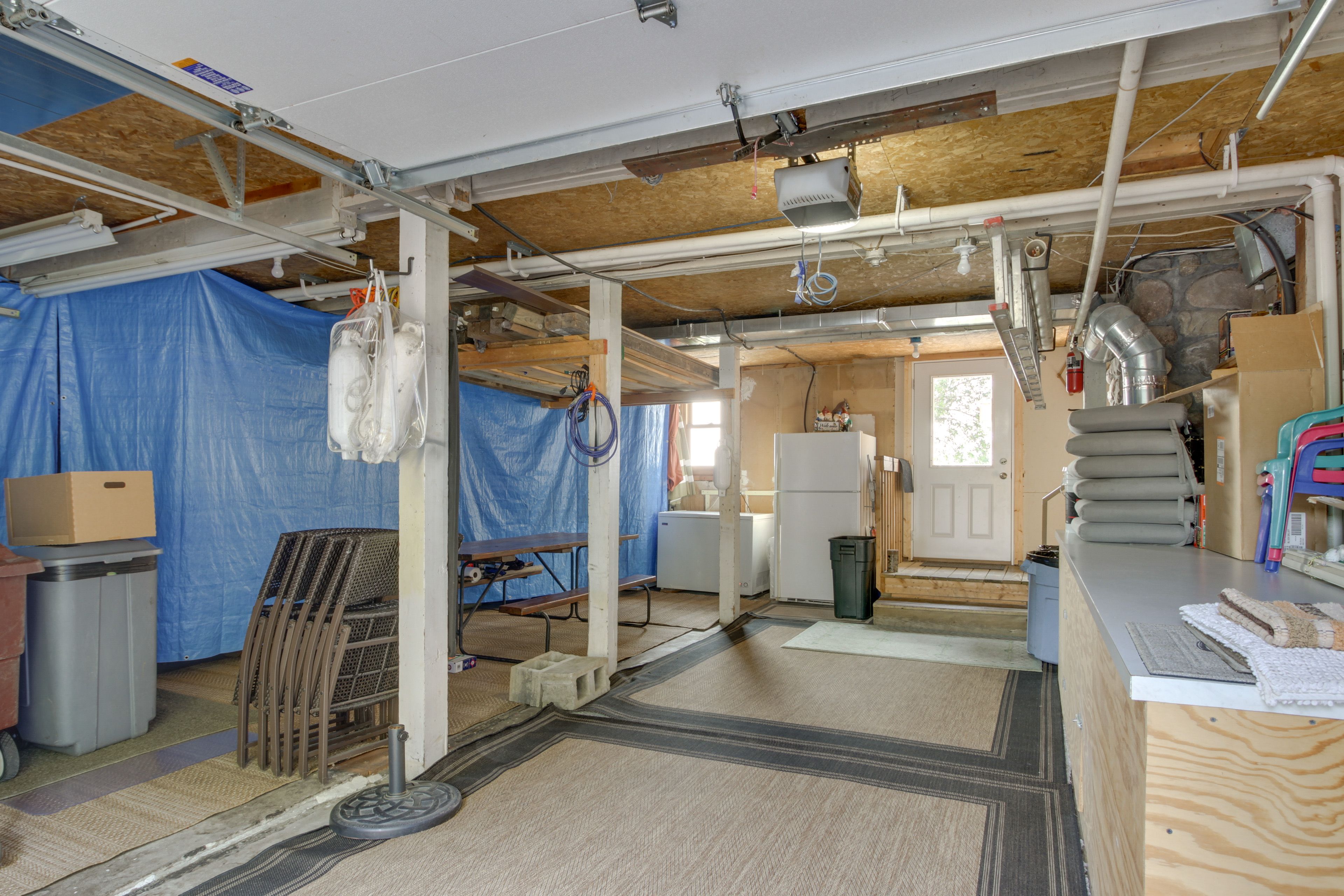 Garage | Laundry Area