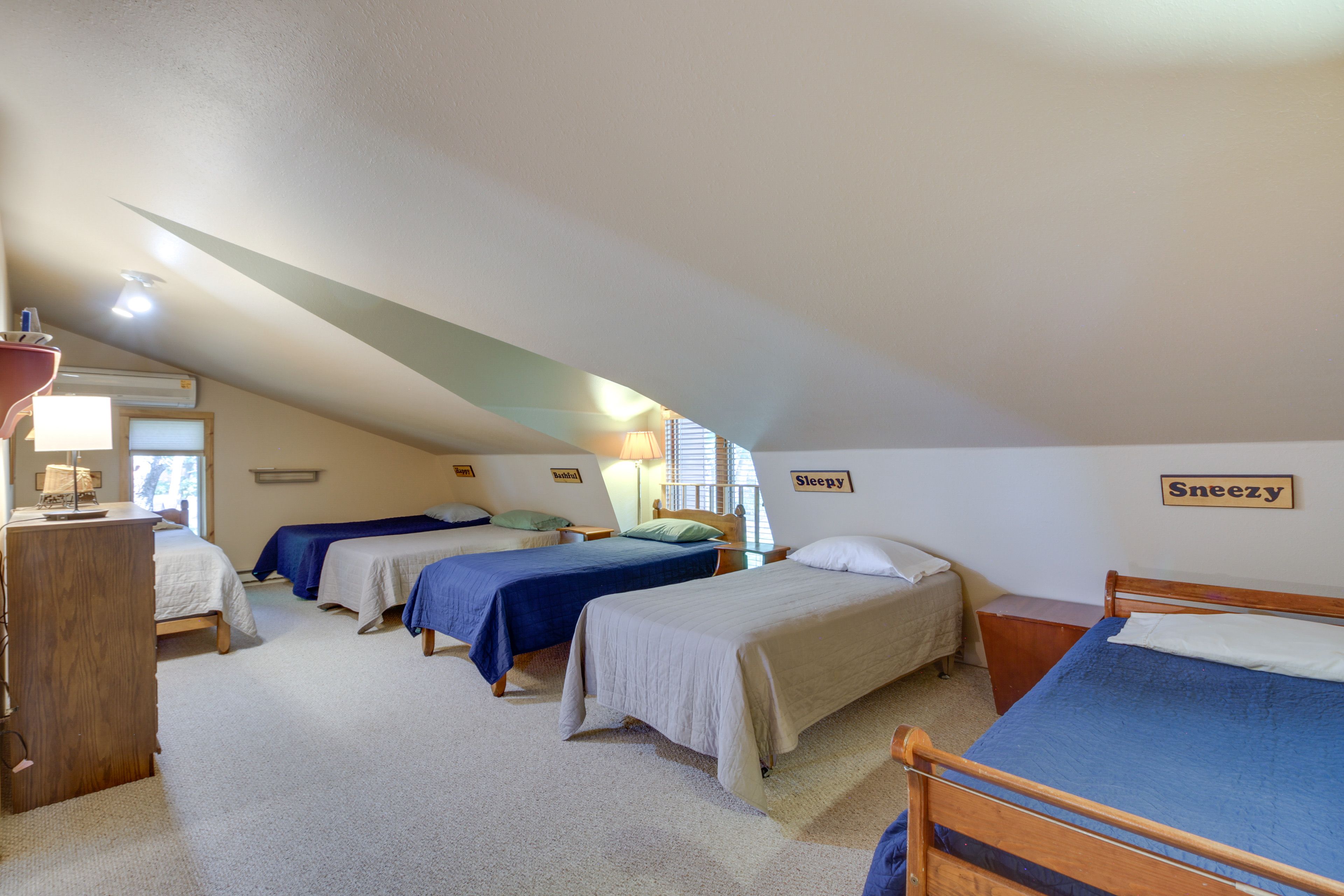 Upstairs Dormitory | 5 Twin Beds | Twin Daybed w/ Twin Trundle