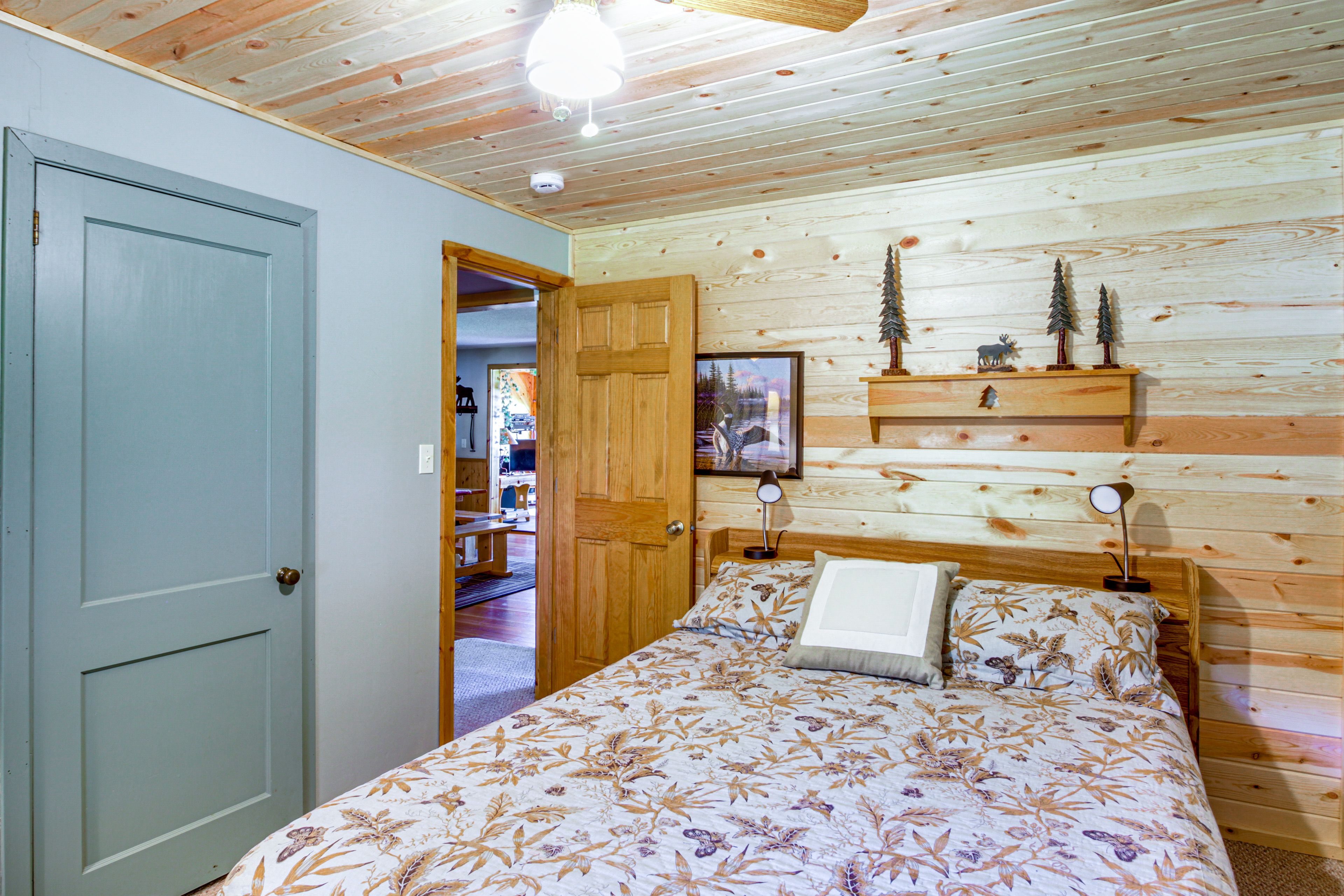 Bedroom 1 | Queen Bed | Linens Provided