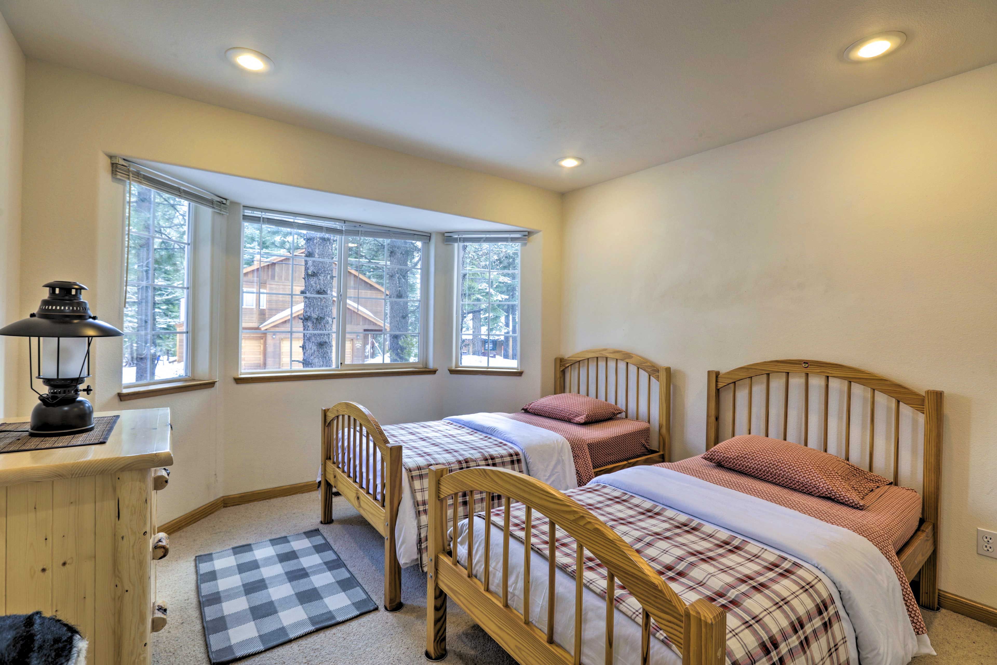 Bedroom 3 | 2 Full Beds