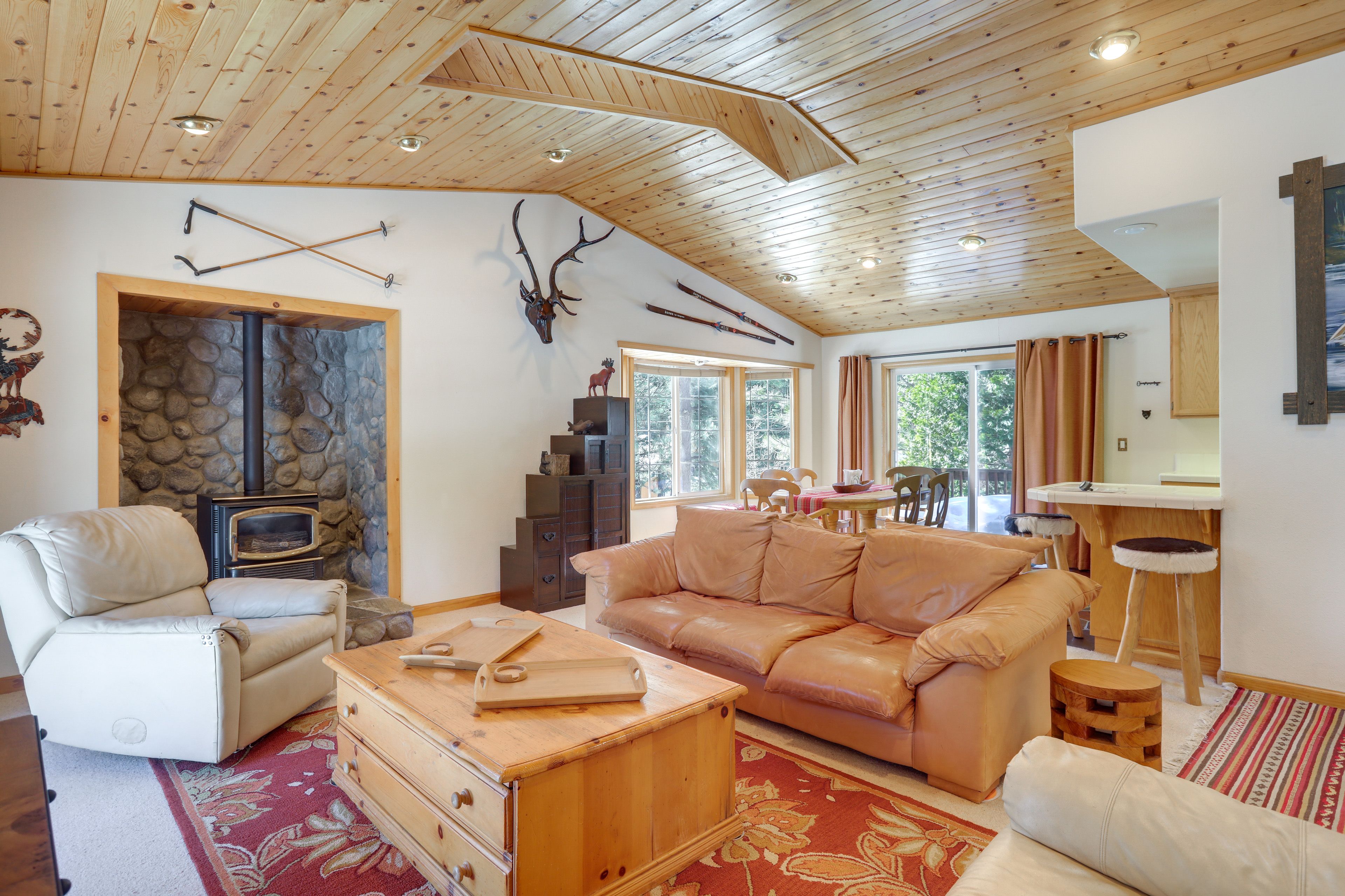 Living Area | Central Heating | Smart TV | Fireplace (Decorative Only)