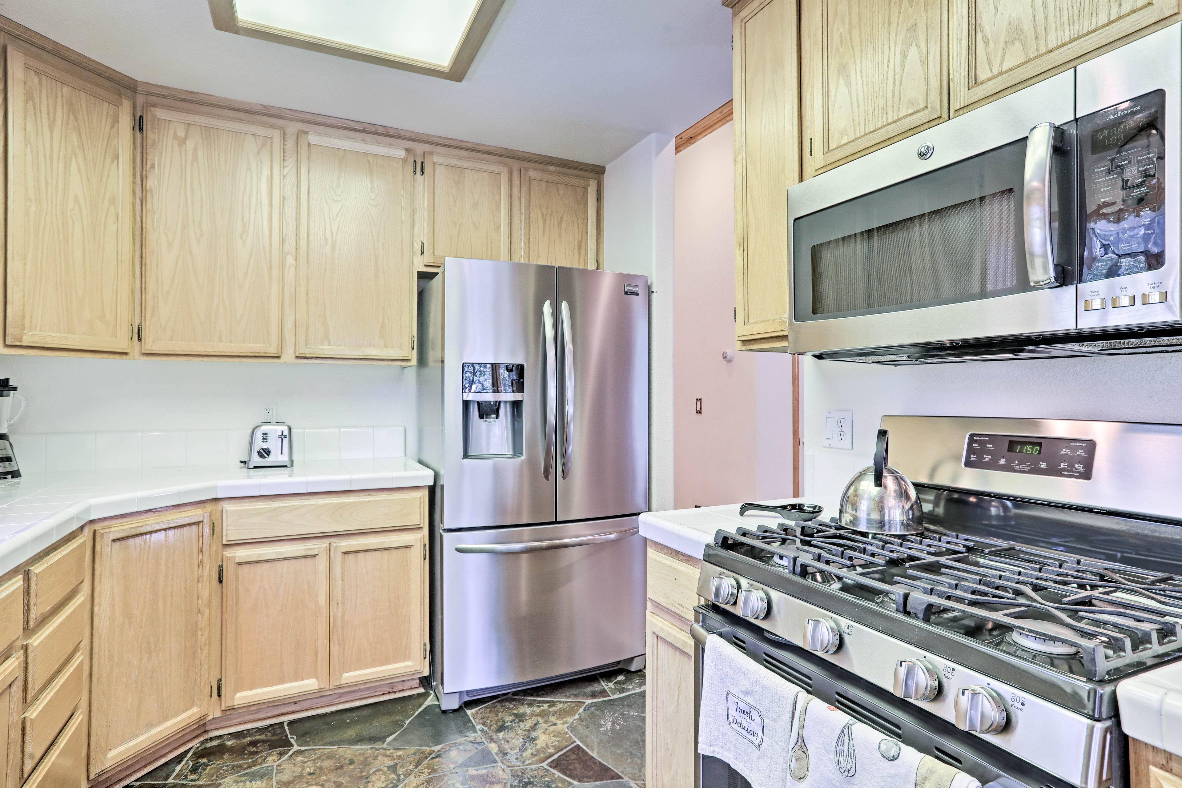 Kitchen | Coffee Maker | Blender | Toaster