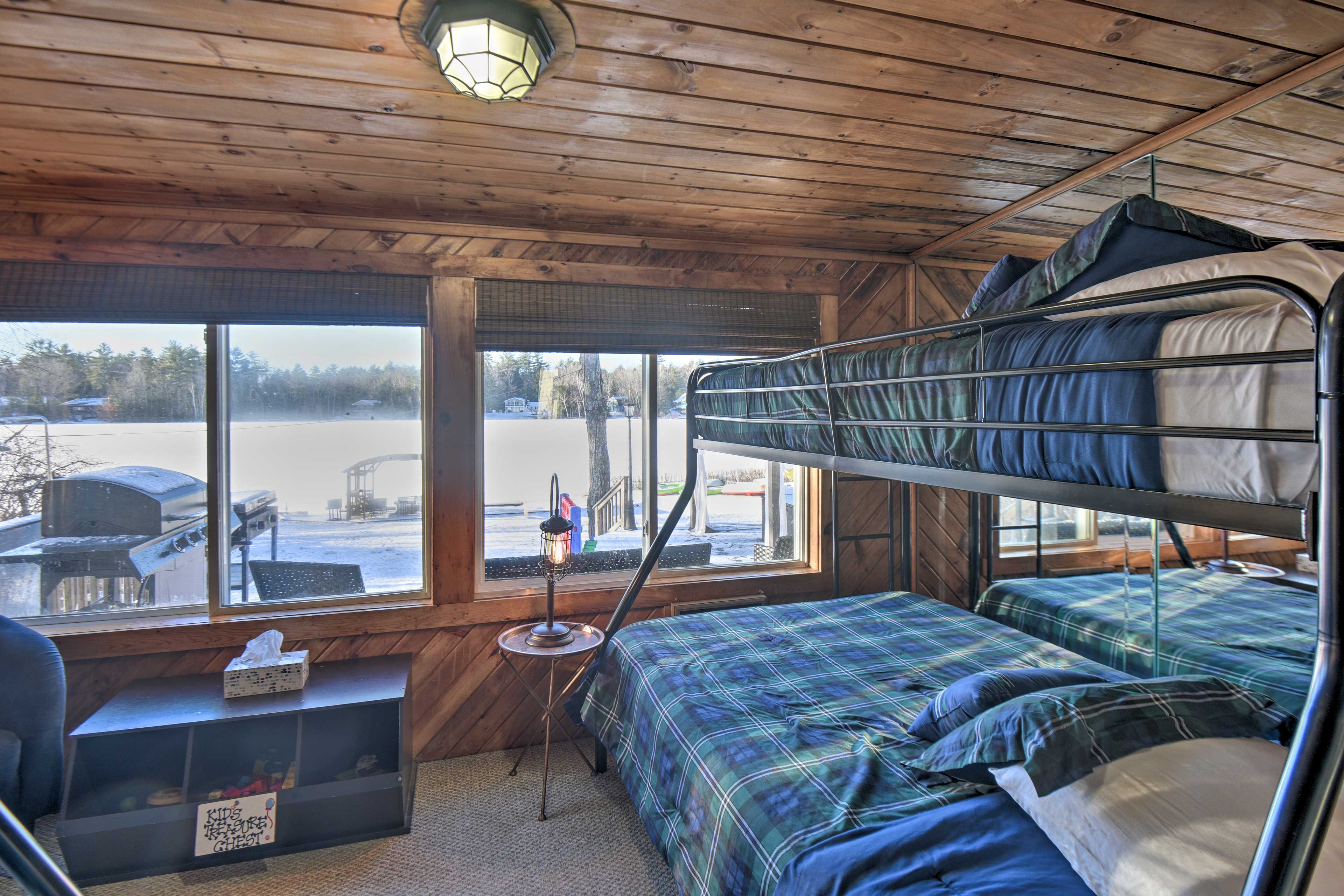 Bedroom 4 | 2 Twin/Full Bunk Beds