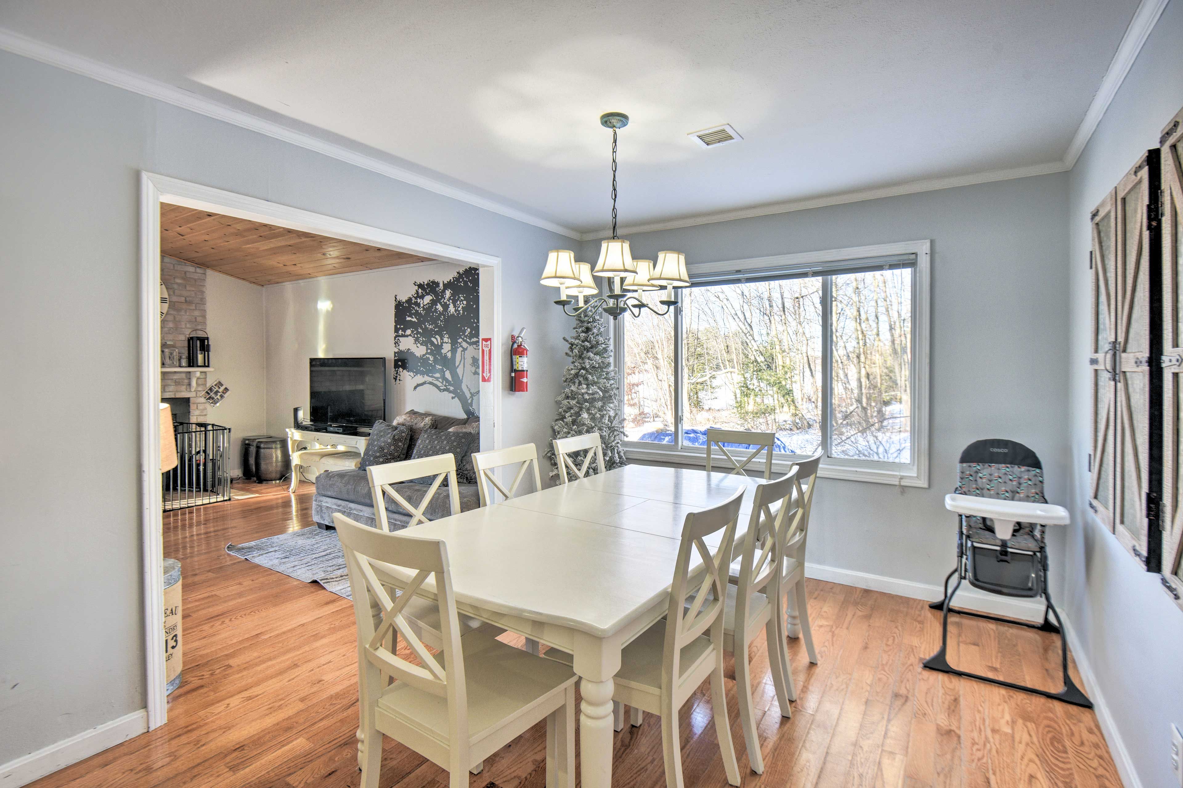 DIning Table | Dishware Provided