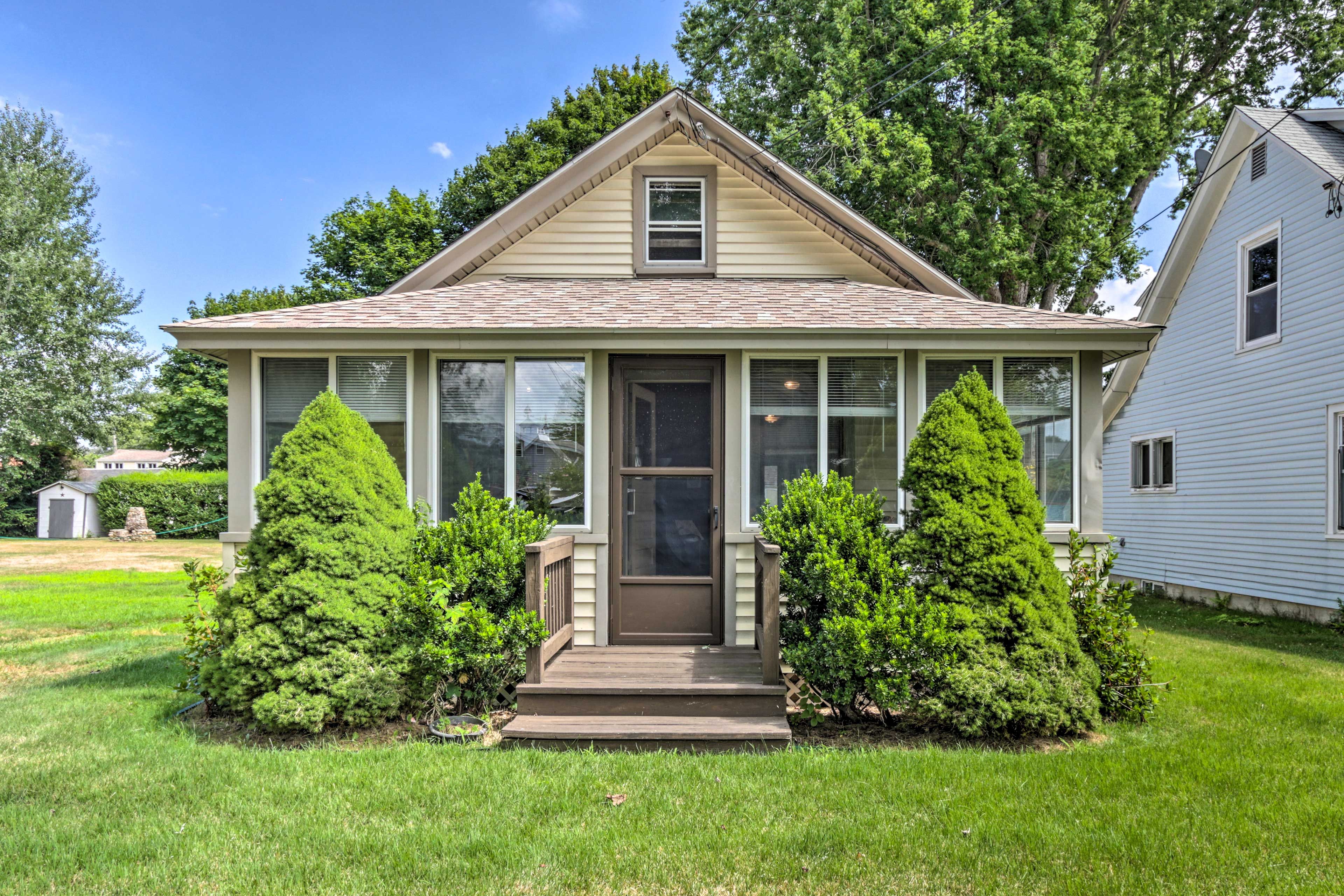 Old Saybrook Vacation Rental | 3BR | 1BA | 2 Steps Required | 600 Sq Ft