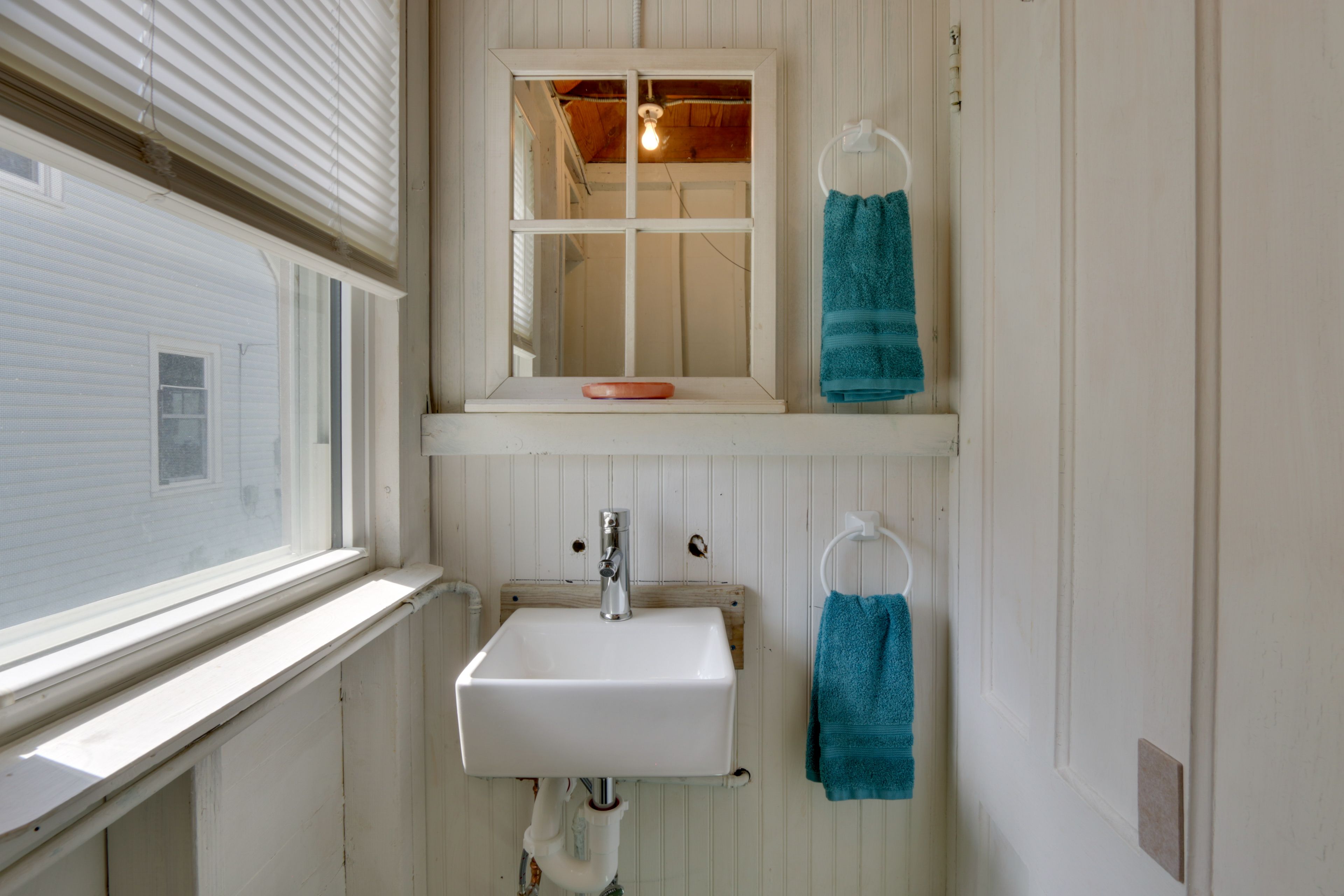 Full Bathroom | Complimentary Toiletries