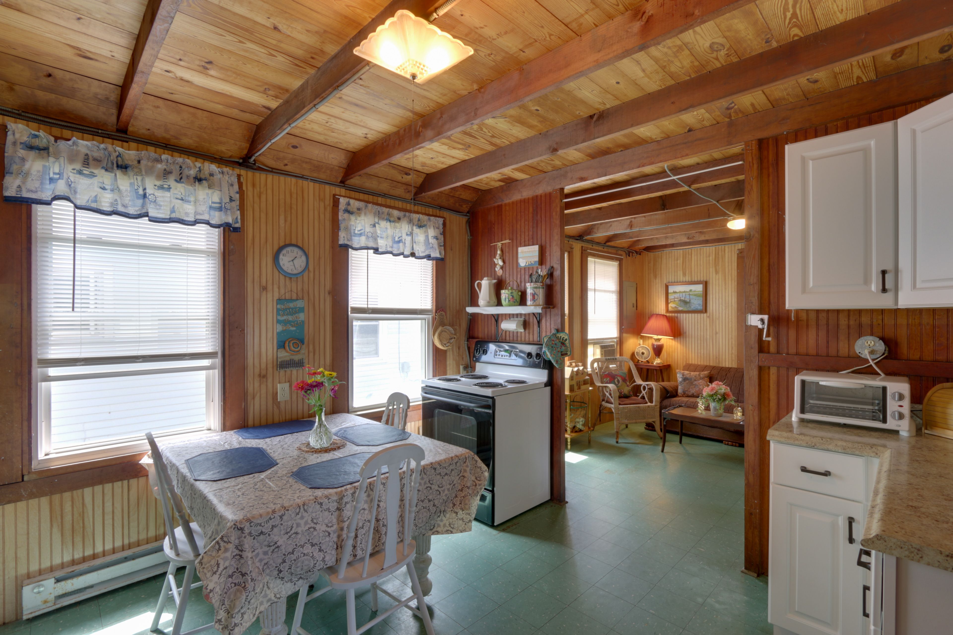 Dining Area | Dishware & Flatware Provided | Trash Bags & Paper Towels Provided