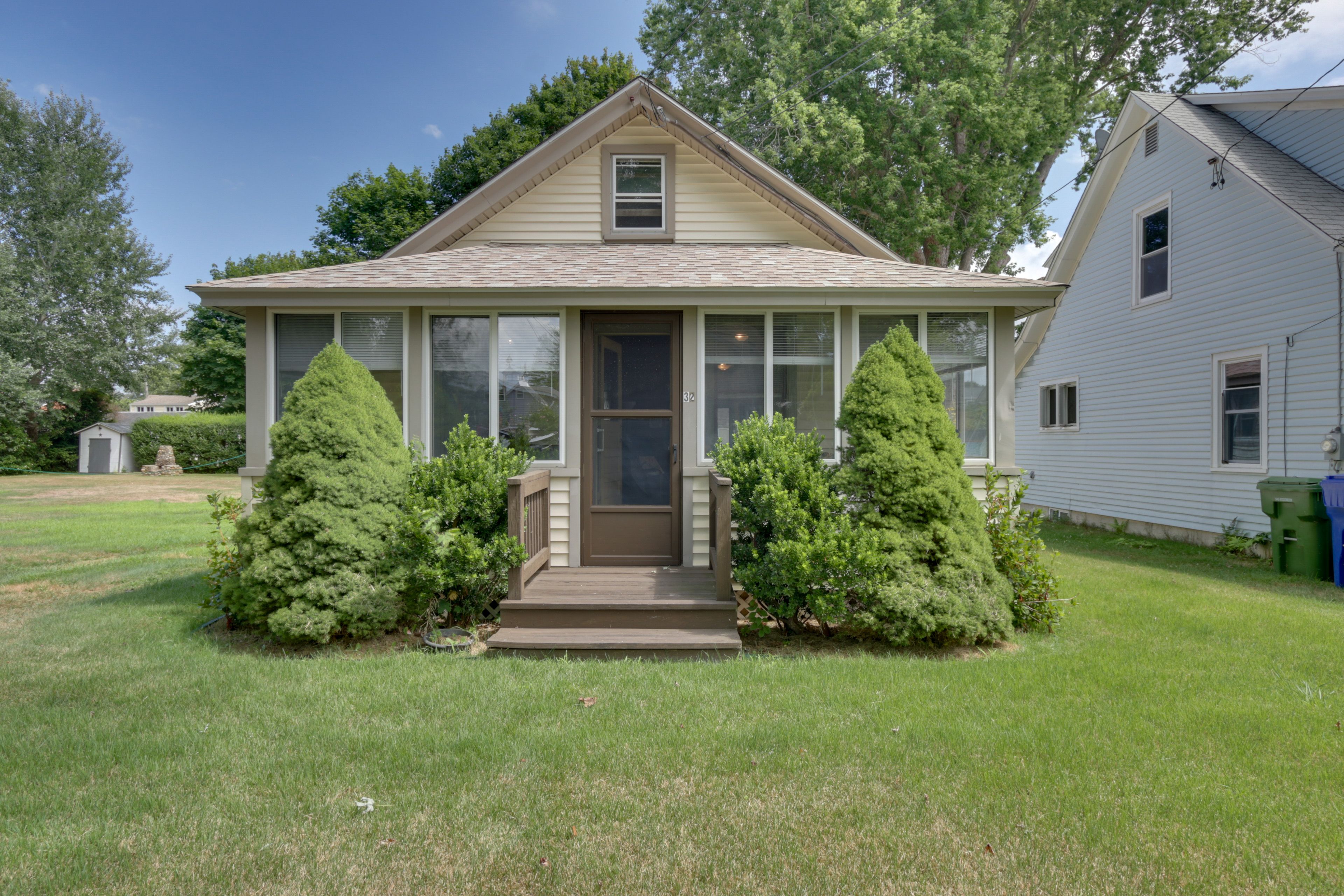 Old Saybrook Vacation Rental | 3BR | 1BA | 2 Steps Required | 600 Sq Ft