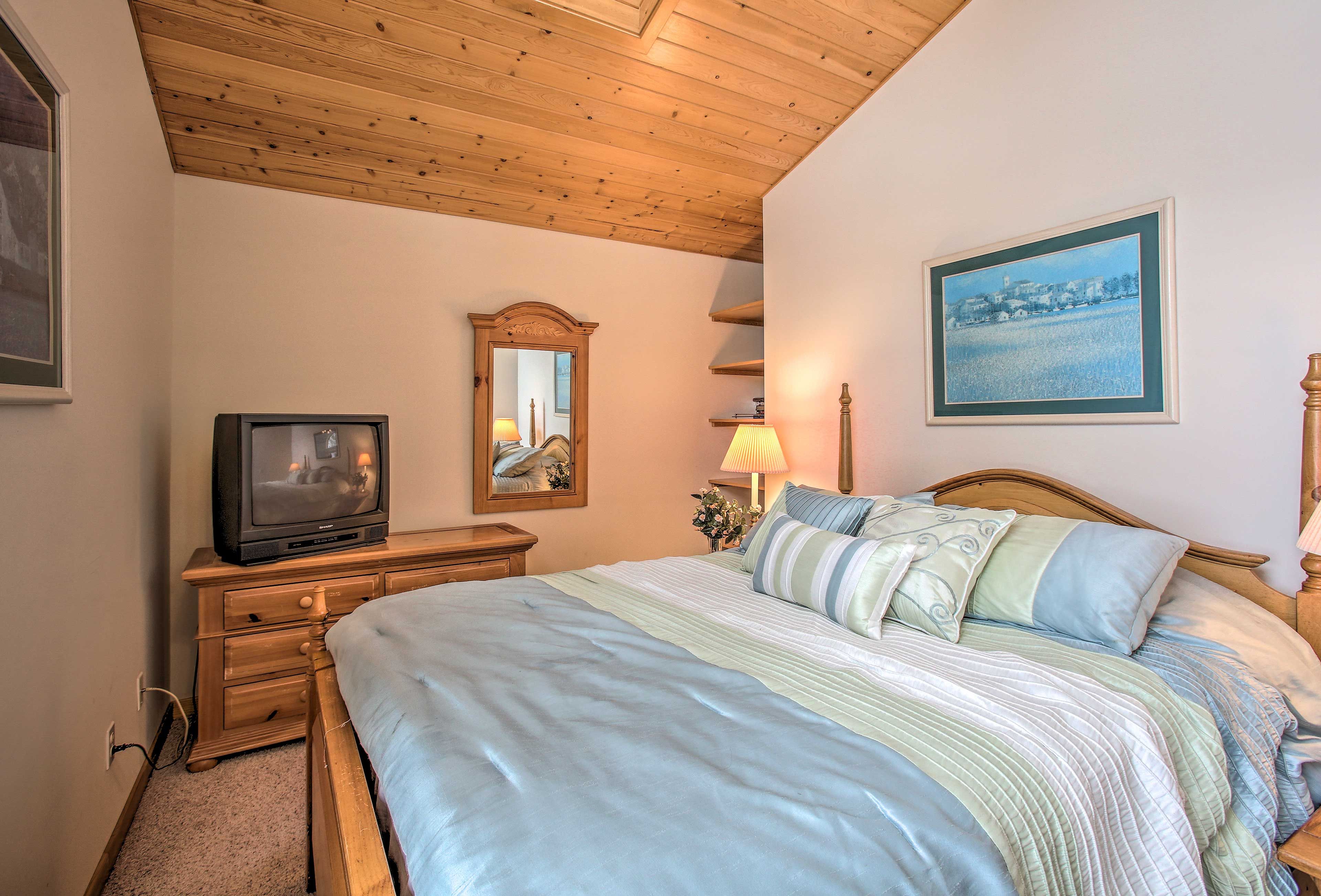 Snuggle up to your loved one for a deep sleep.