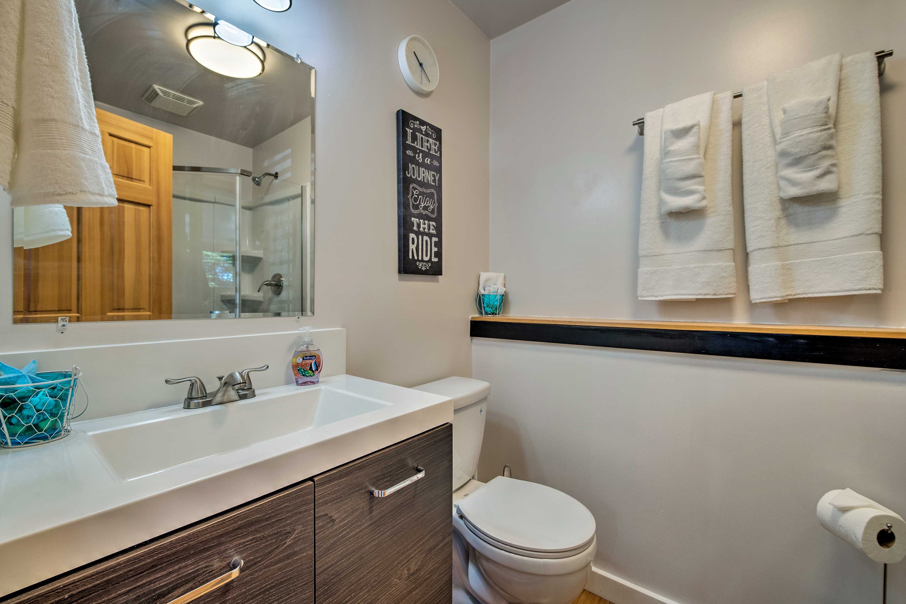 Guest House | Full Bathroom