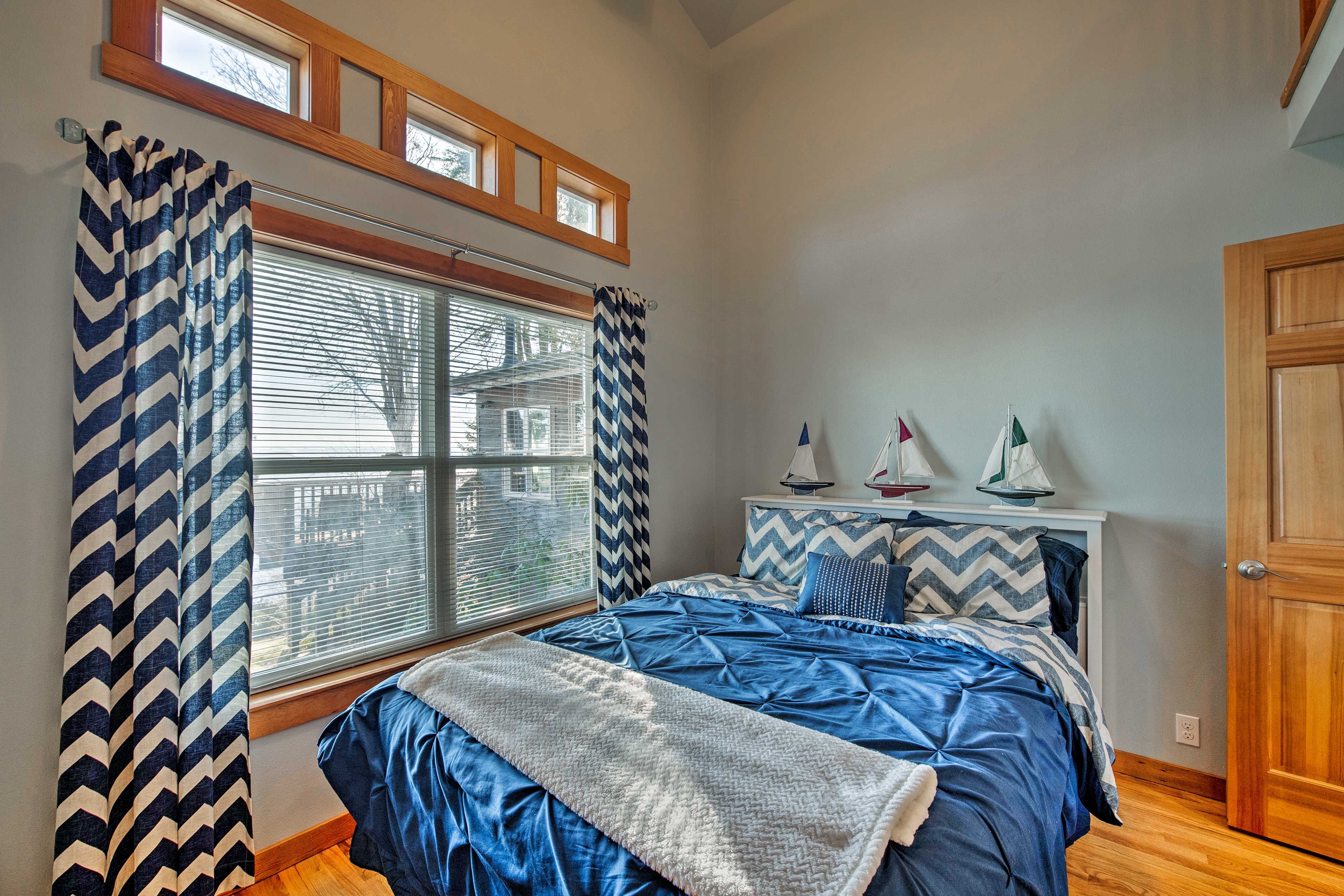 Bedroom 2 | Queen Bed | Linens Provided