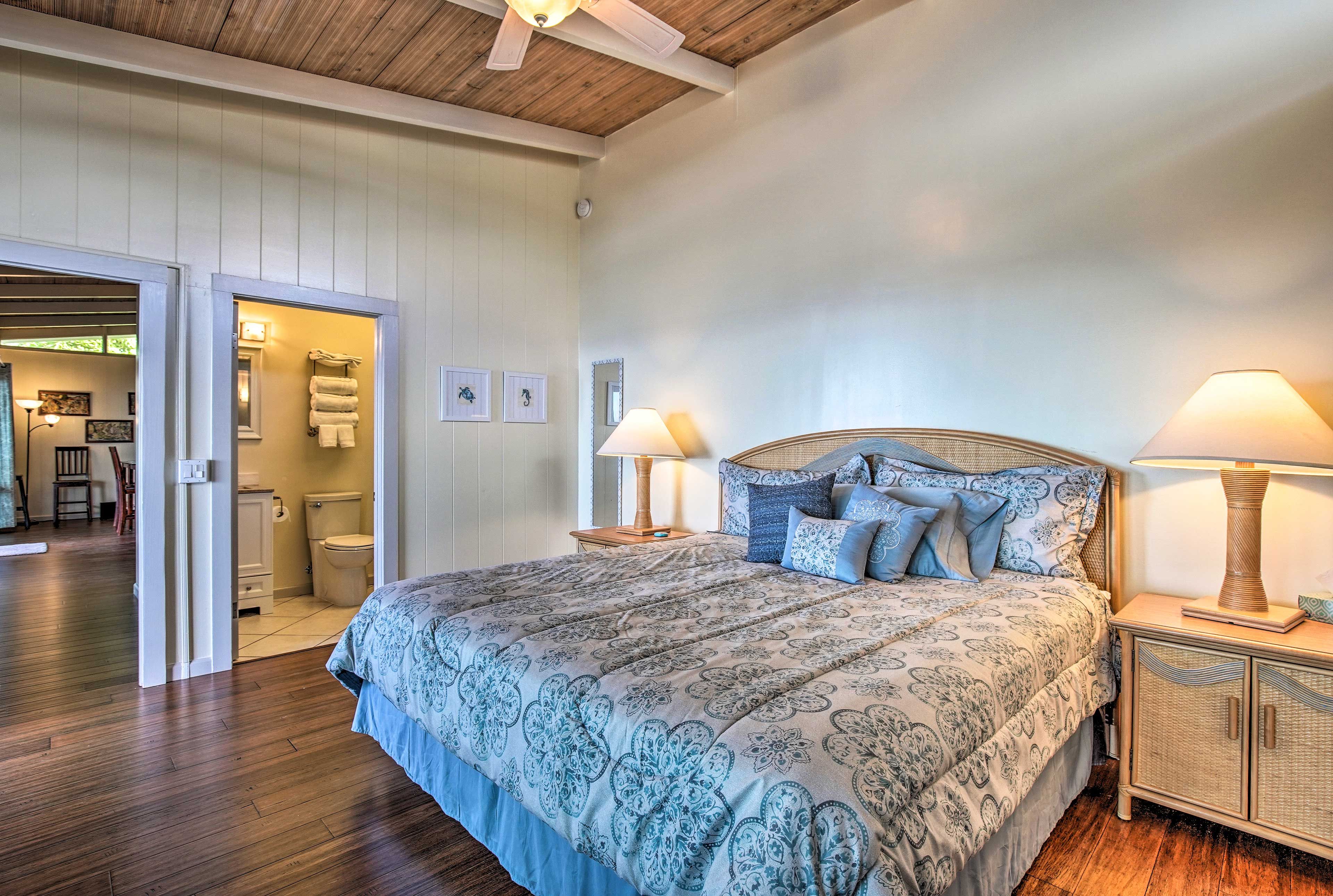 Bedroom 1 | King Bed | Lanai Access