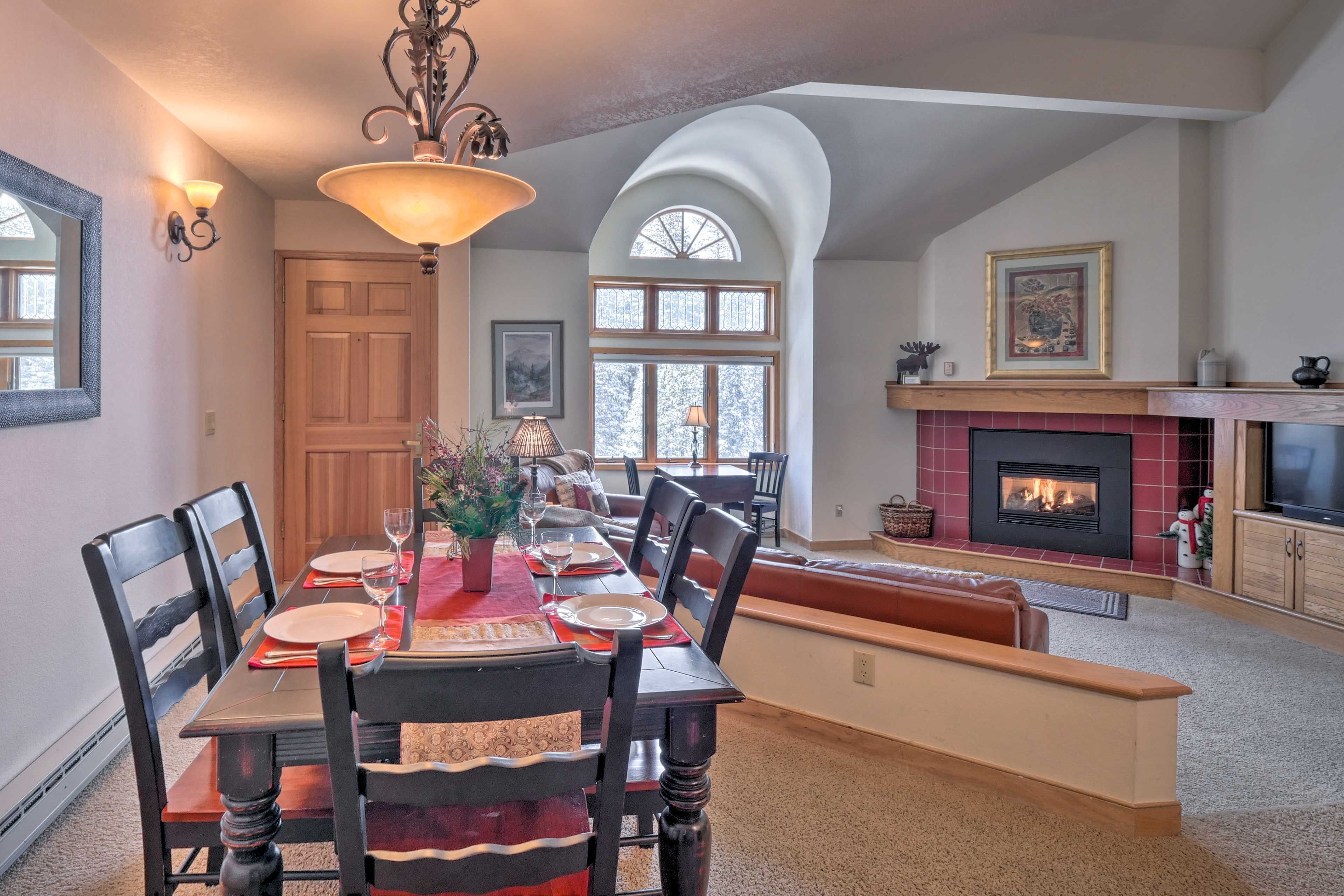 Enjoy the Centennial State in style at this 2-BR + loft, 2.5-BA vacation rental!