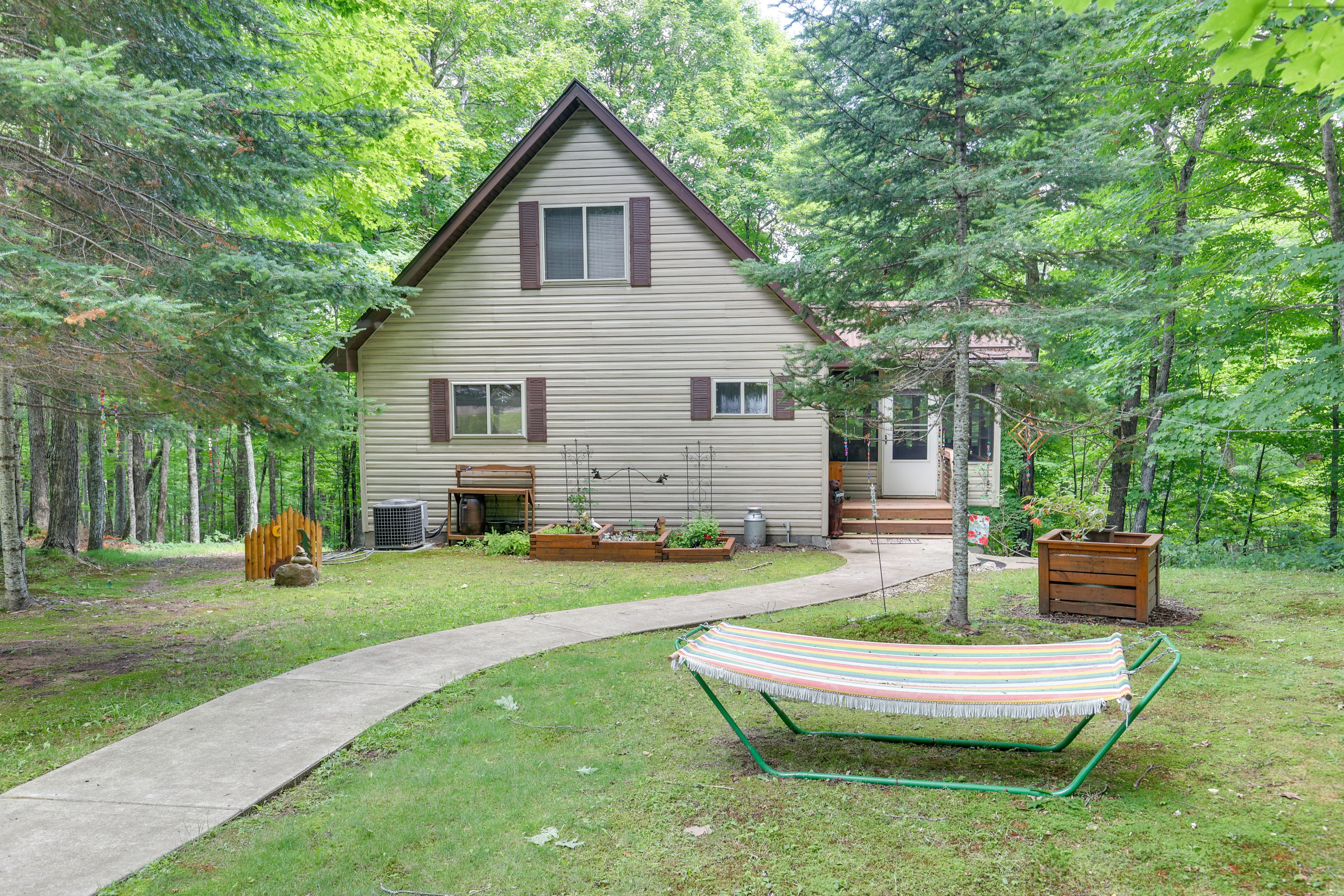 Exterior | Driveway Parking (4 Vehicles)